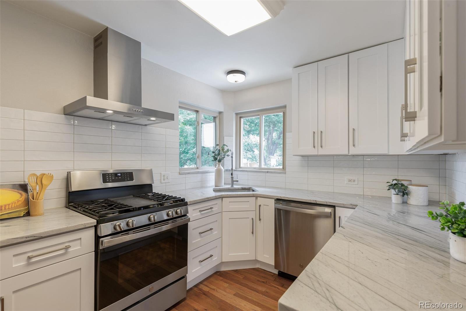 MLS Image #15 for 595 s gaylord street,denver, Colorado
