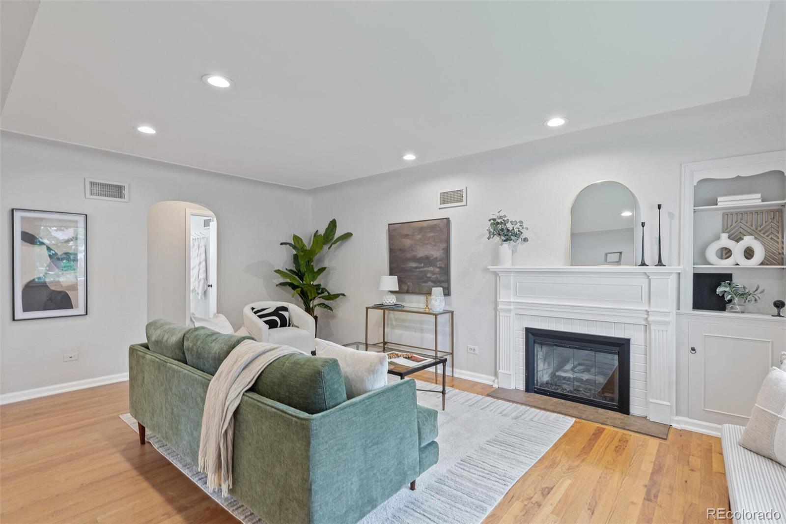 MLS Image #5 for 595 s gaylord street,denver, Colorado