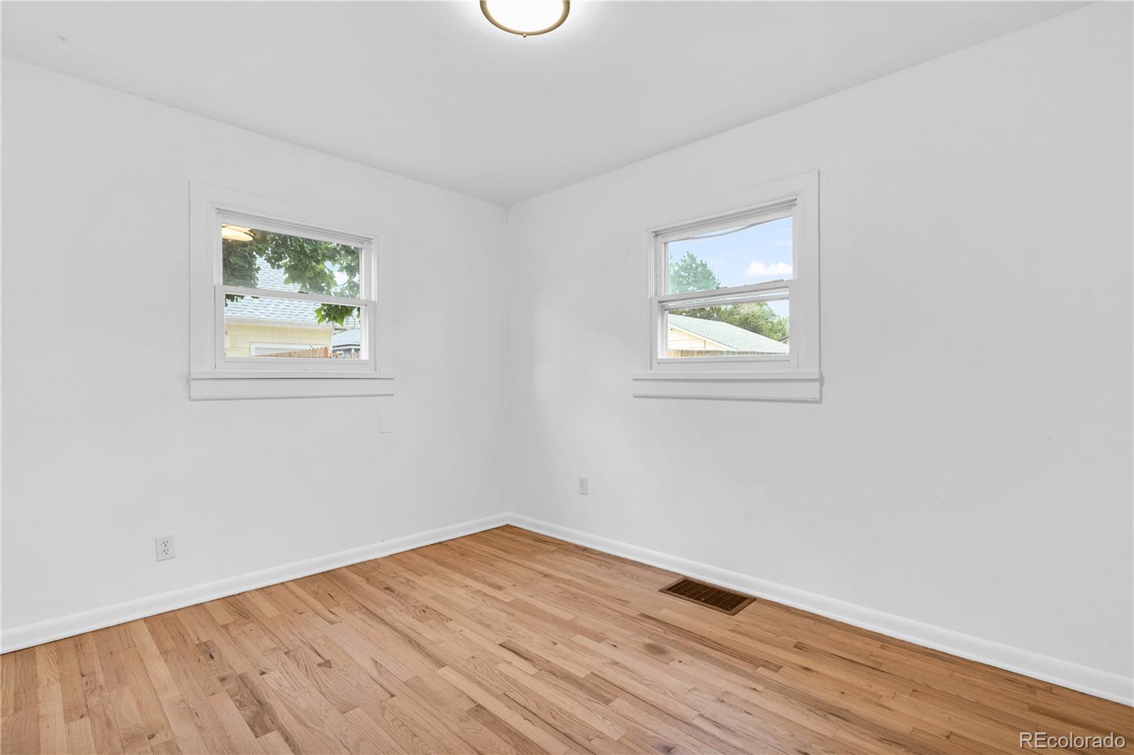 MLS Image #11 for 5552 s cedar street,littleton, Colorado