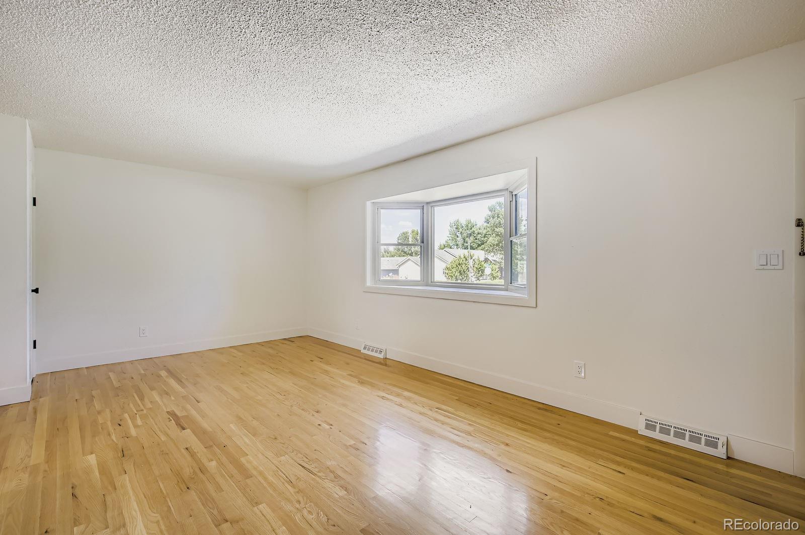 MLS Image #5 for 811 s tyler avenue,loveland, Colorado