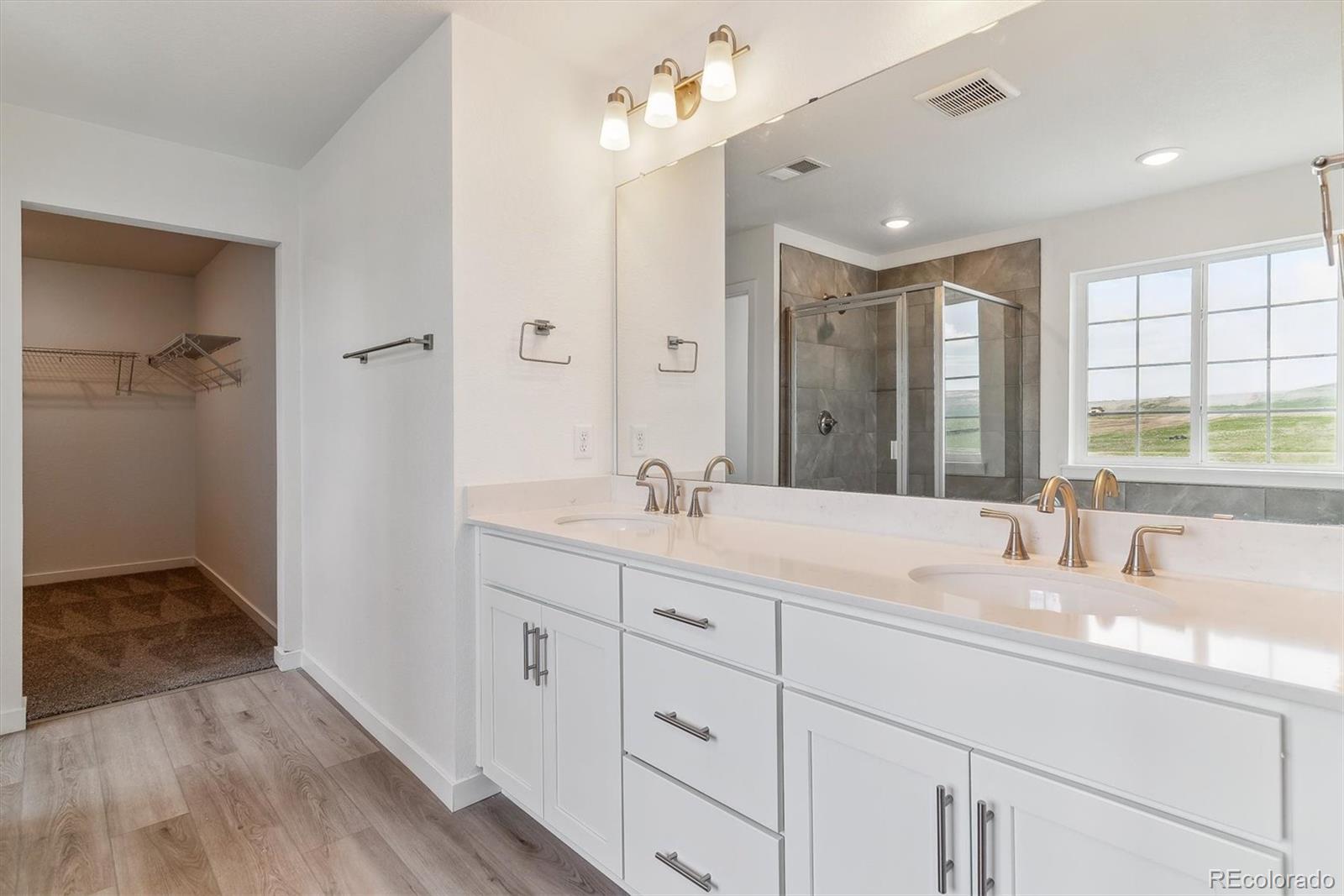 MLS Image #13 for 25244 e warren place,aurora, Colorado