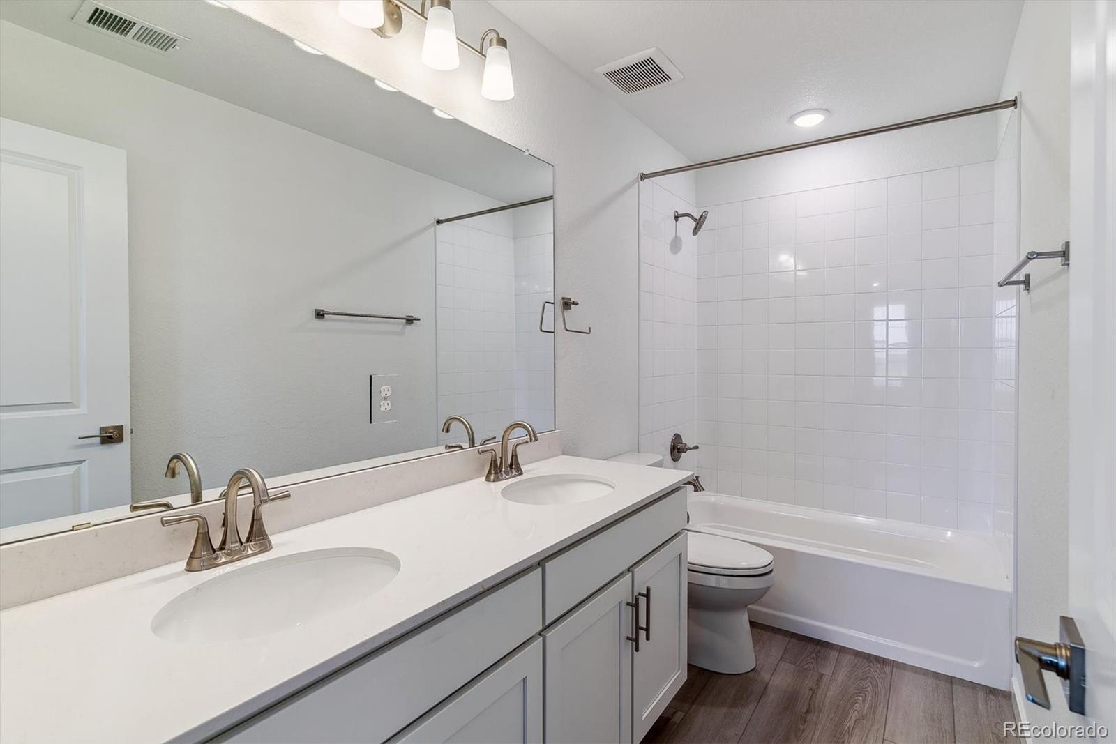MLS Image #19 for 25244 e warren place,aurora, Colorado