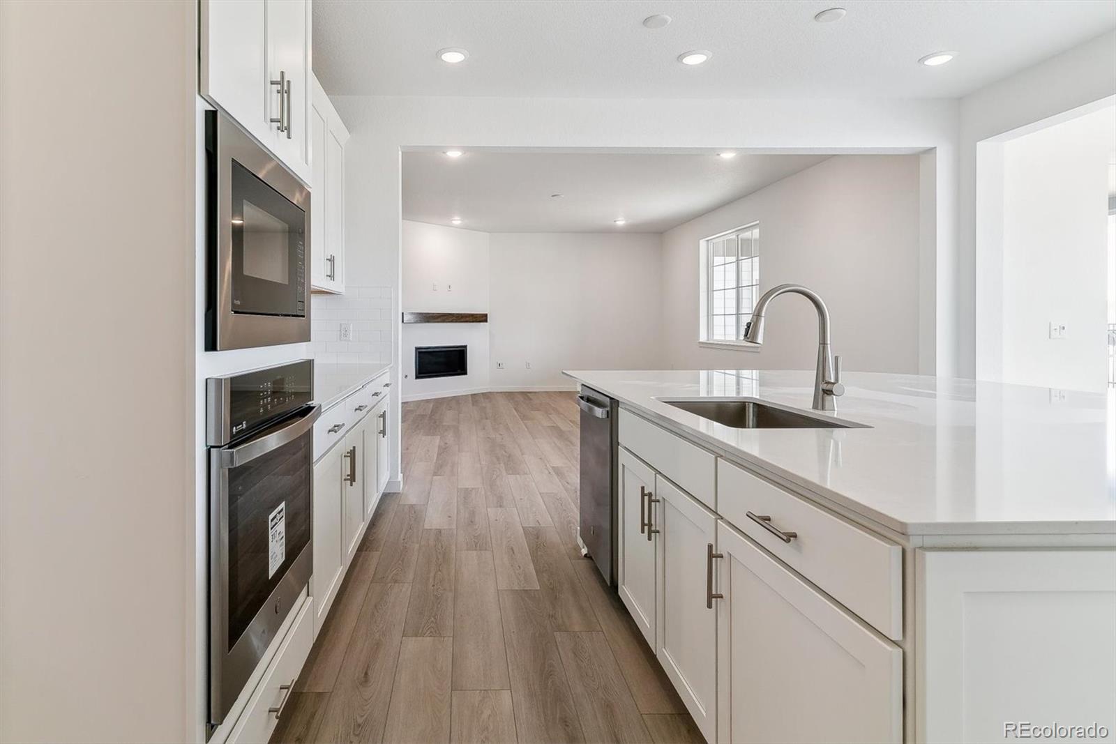 MLS Image #5 for 25244 e warren place,aurora, Colorado