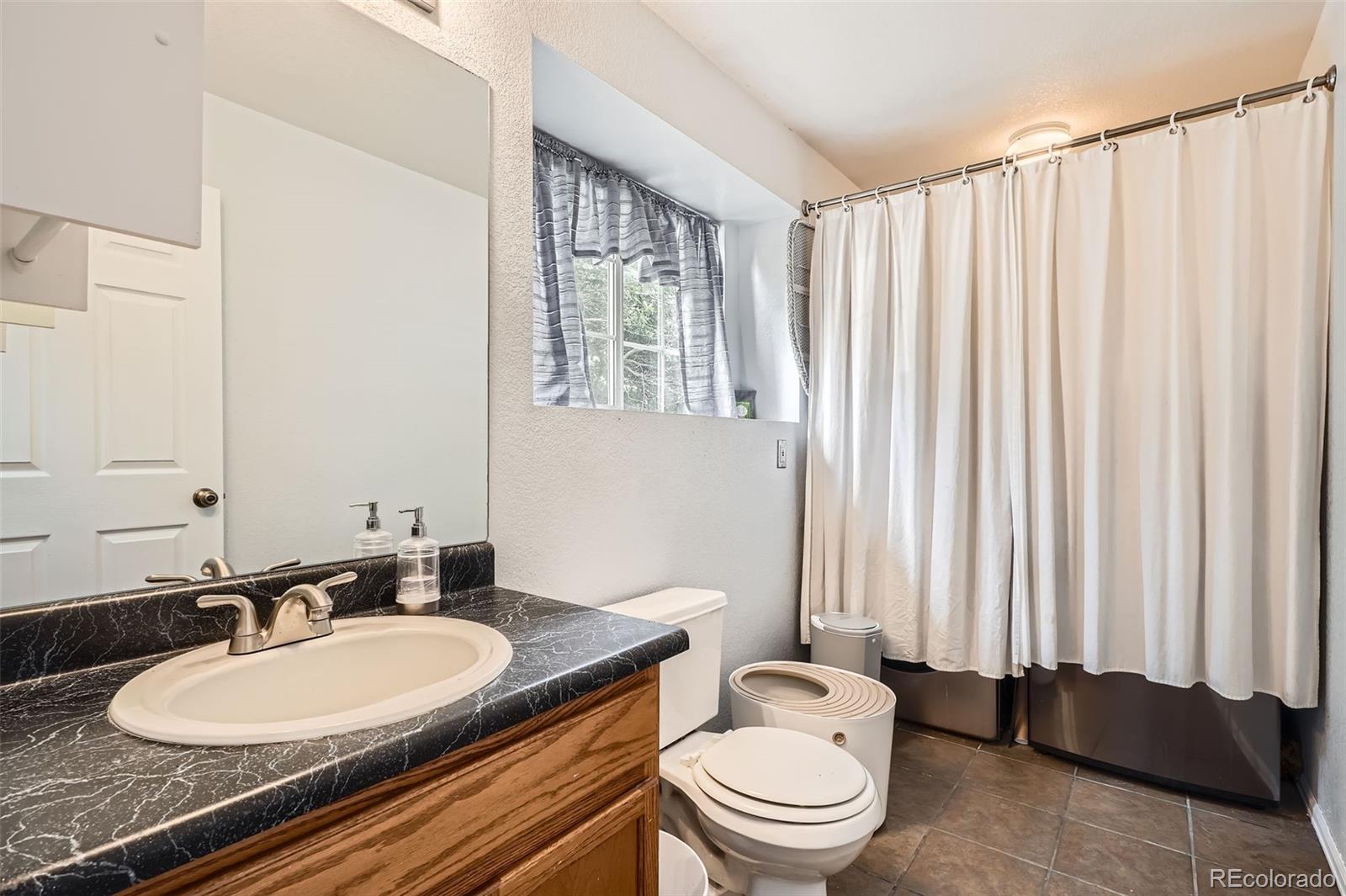 MLS Image #10 for 18296 e alabama place,aurora, Colorado