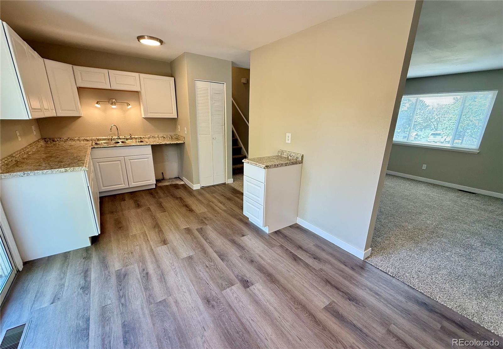 MLS Image #11 for 461  elbert way,denver, Colorado
