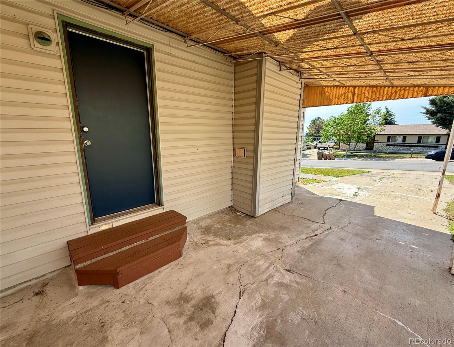 MLS Image #5 for 461  elbert way,denver, Colorado