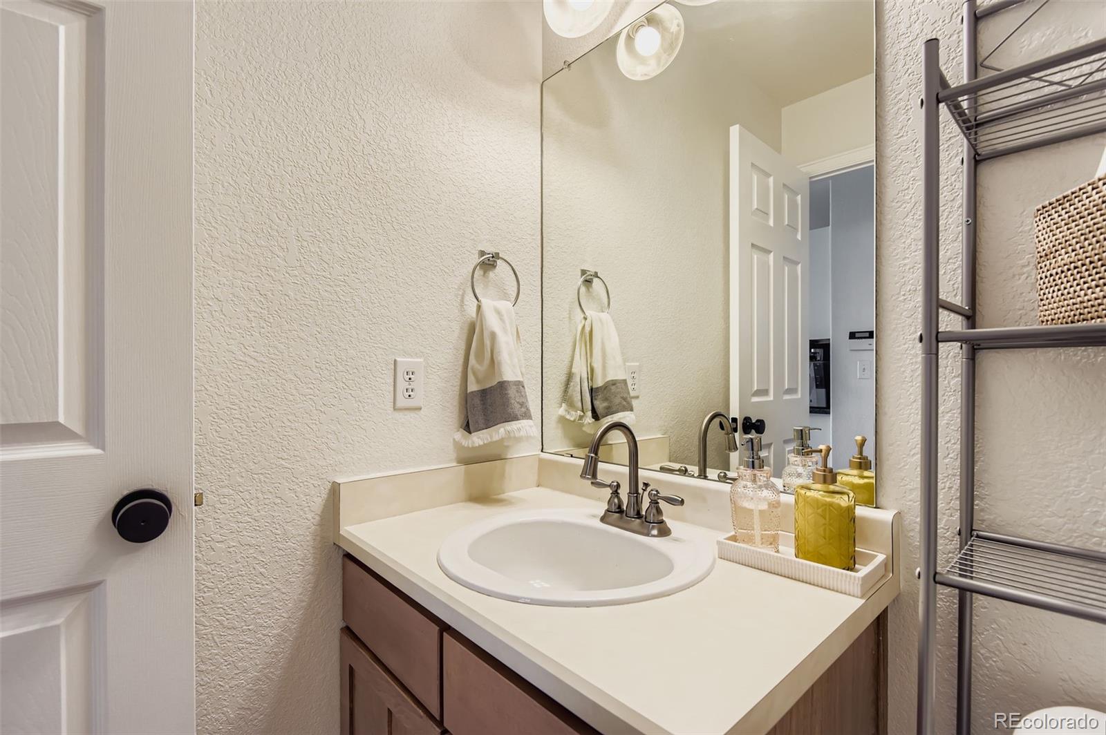 MLS Image #4 for 6141 s richfield court,aurora, Colorado