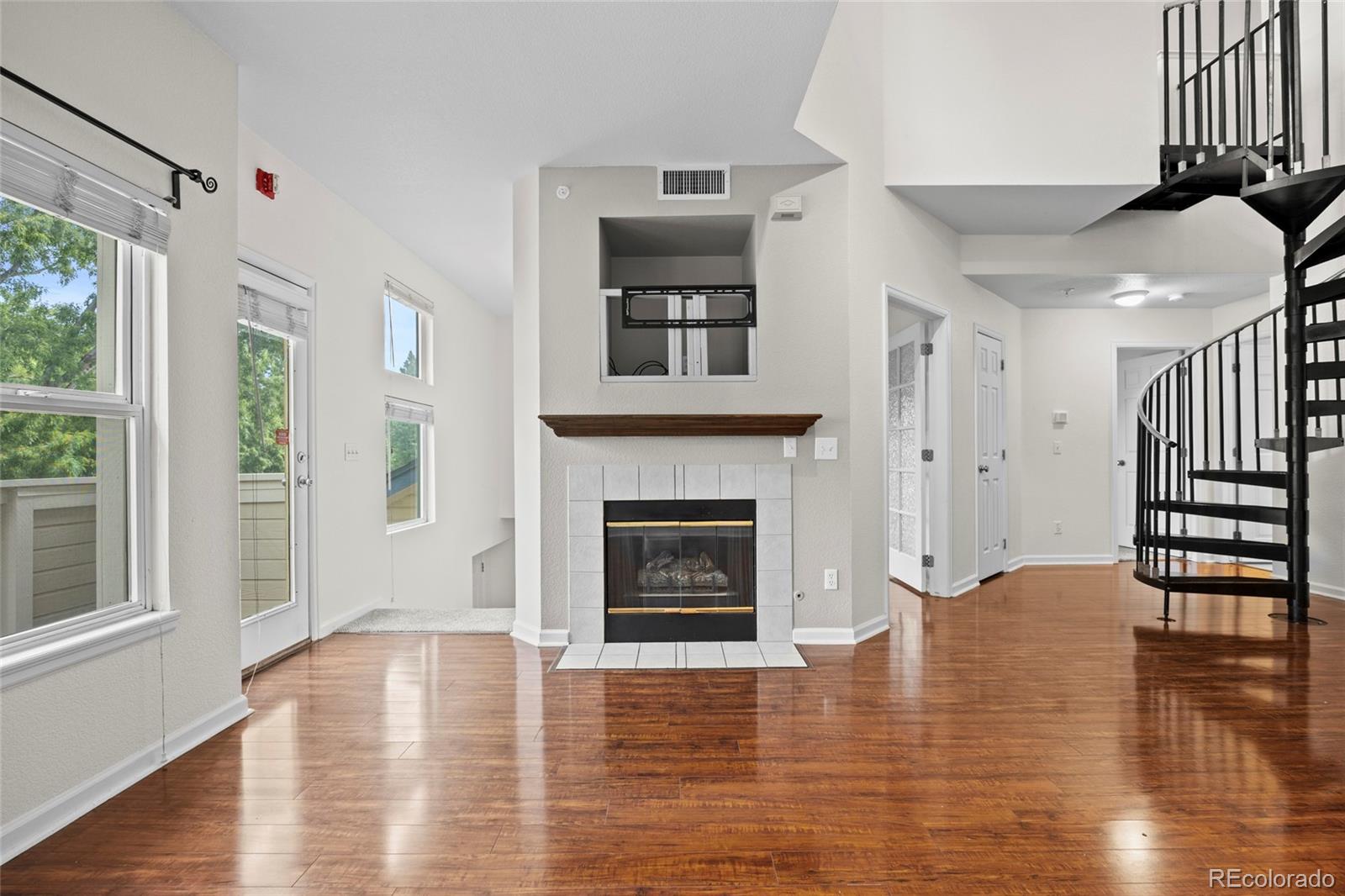 MLS Image #7 for 8707 e florida avenue,denver, Colorado