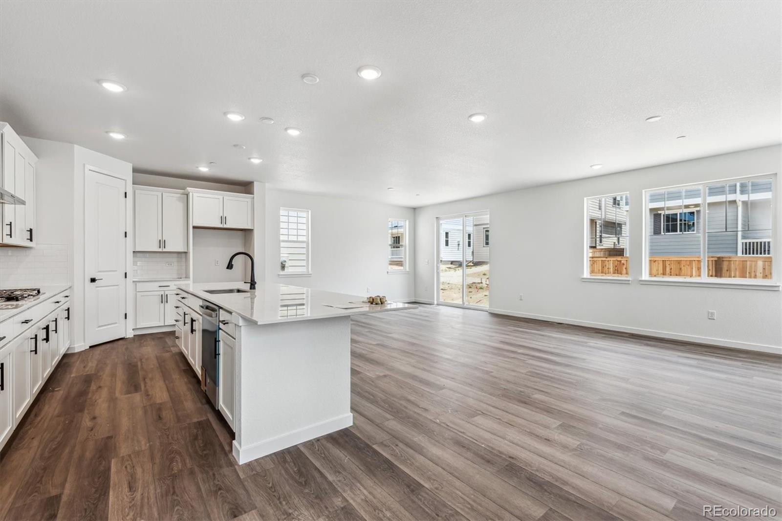 MLS Image #3 for 9256  telluride court,commerce city, Colorado