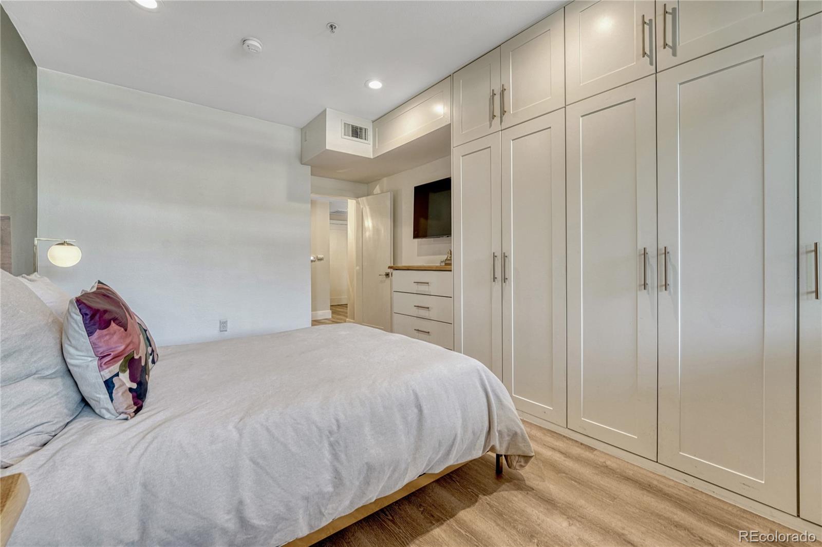 MLS Image #19 for 2700 e cherry creek south drive,denver, Colorado