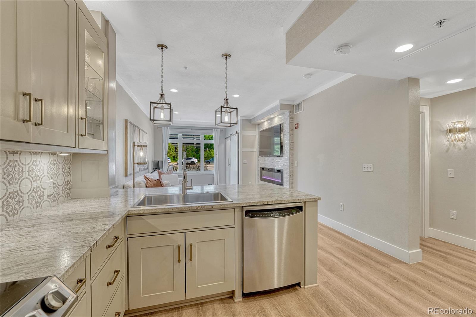 MLS Image #6 for 2700 e cherry creek south drive,denver, Colorado