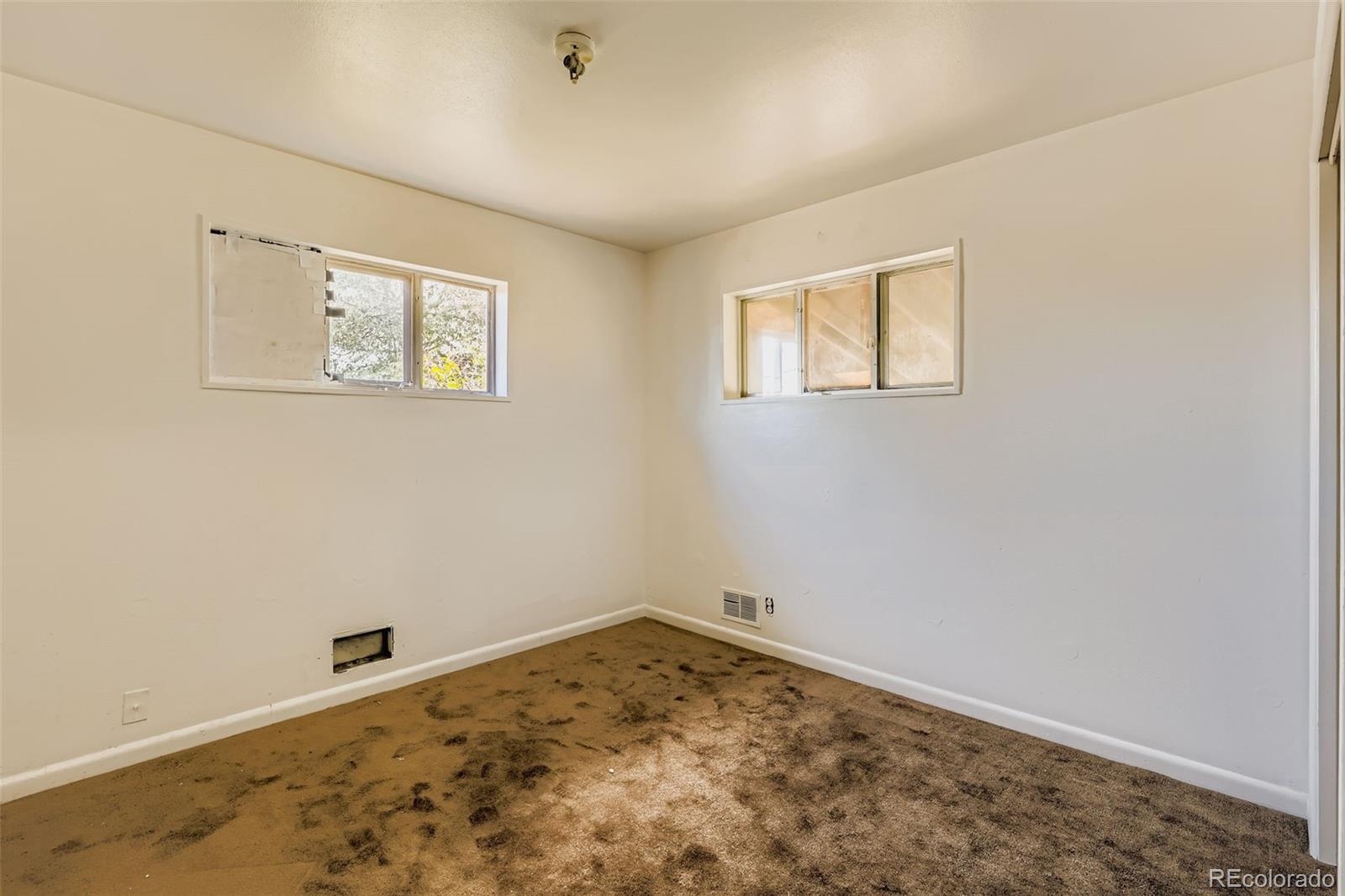 MLS Image #14 for 7301  worley drive,denver, Colorado