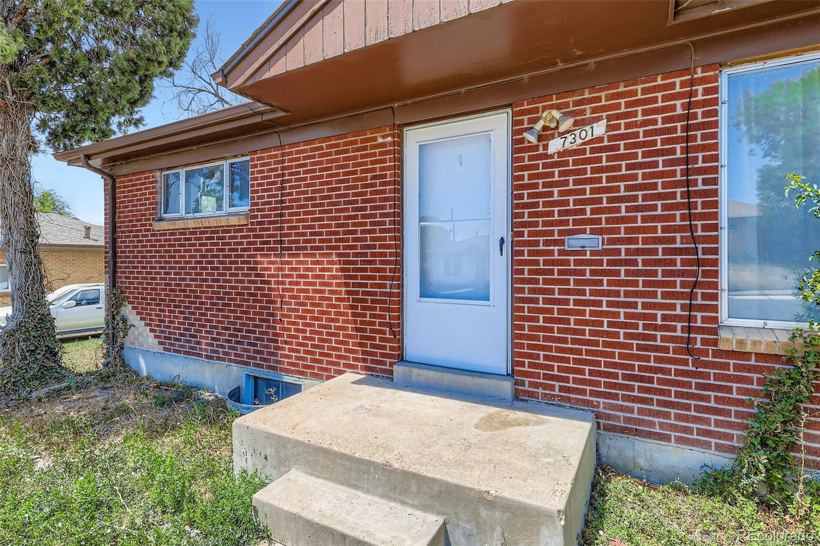 MLS Image #2 for 7301  worley drive,denver, Colorado