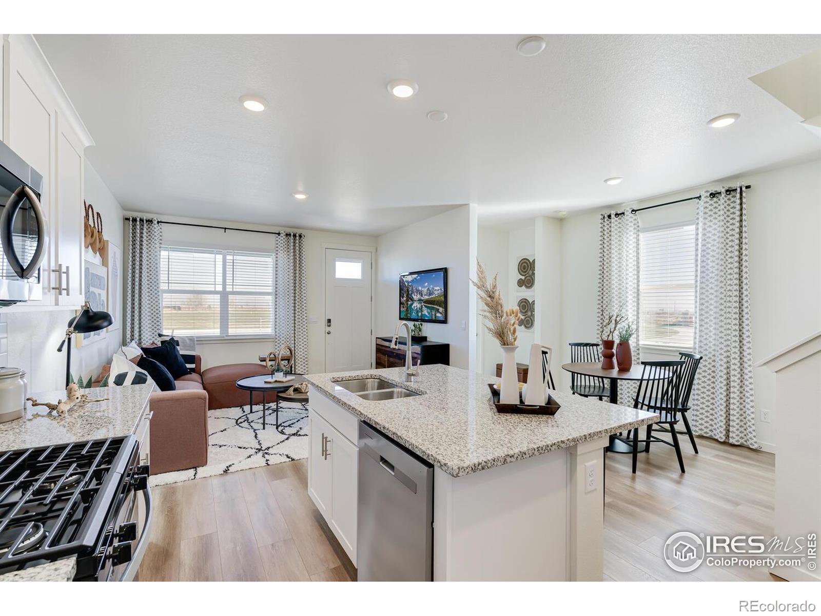 MLS Image #15 for 4709  combine lane,johnstown, Colorado