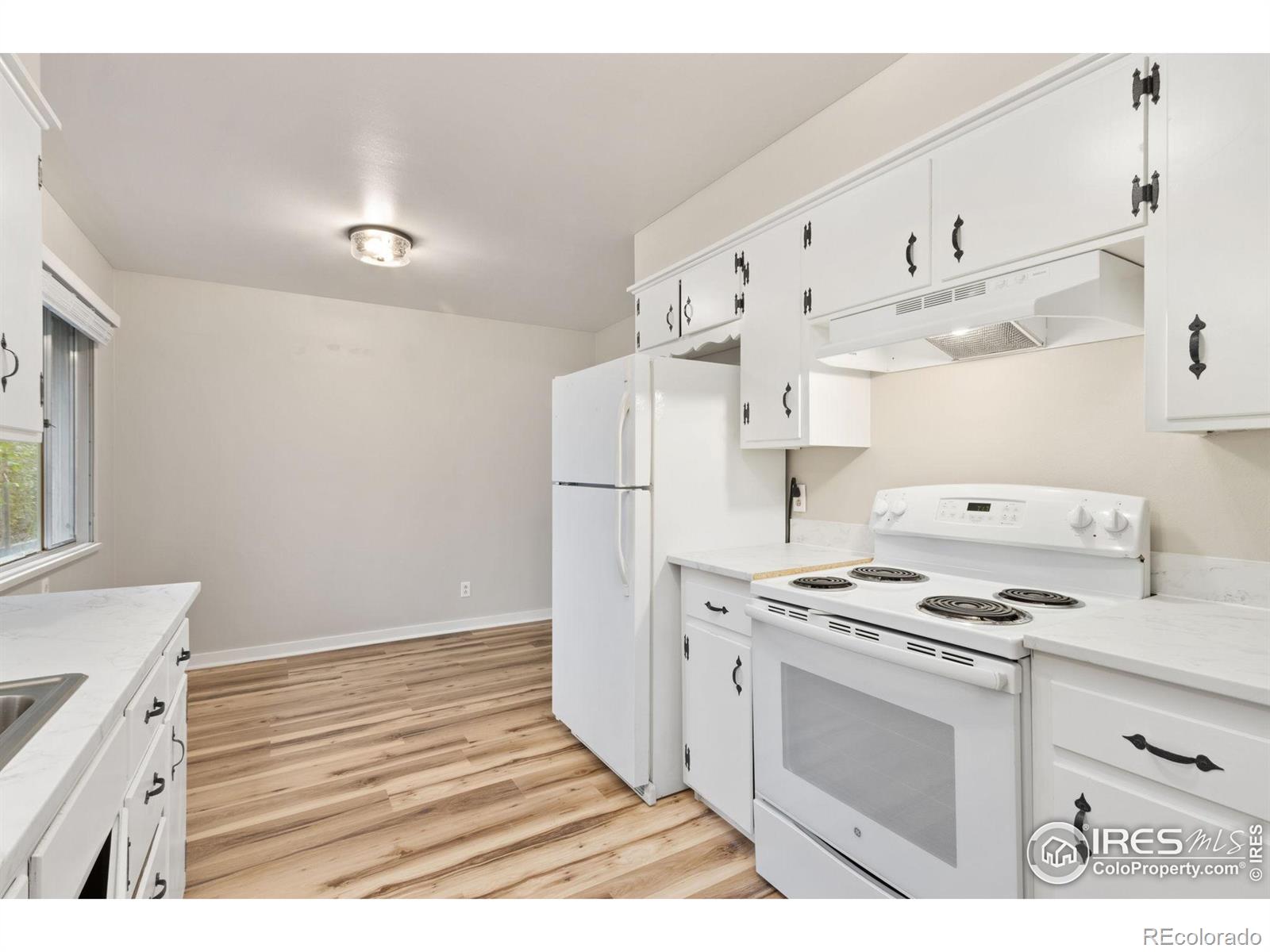 MLS Image #12 for 928 w lake street,fort collins, Colorado