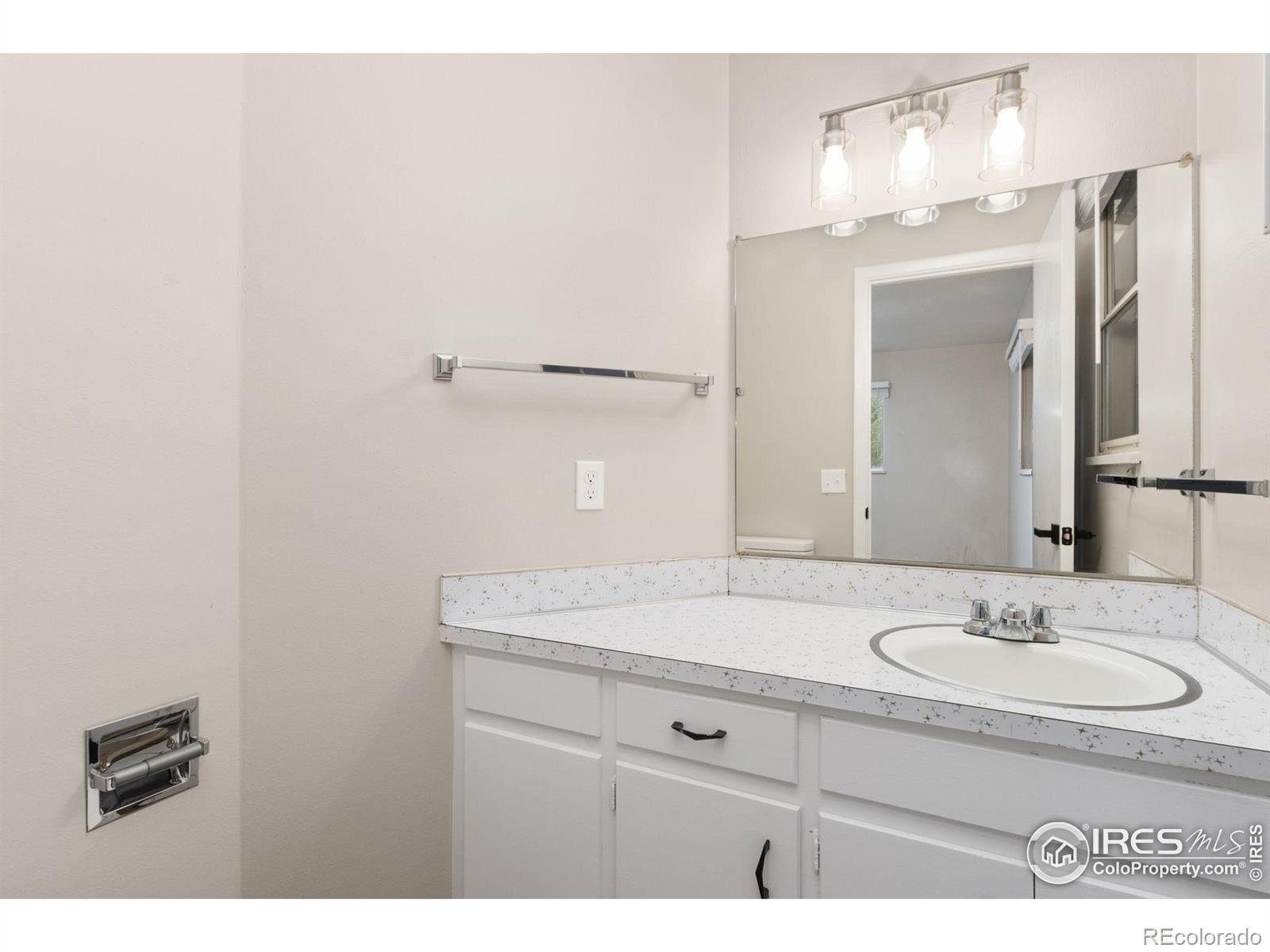 MLS Image #18 for 928 w lake street,fort collins, Colorado