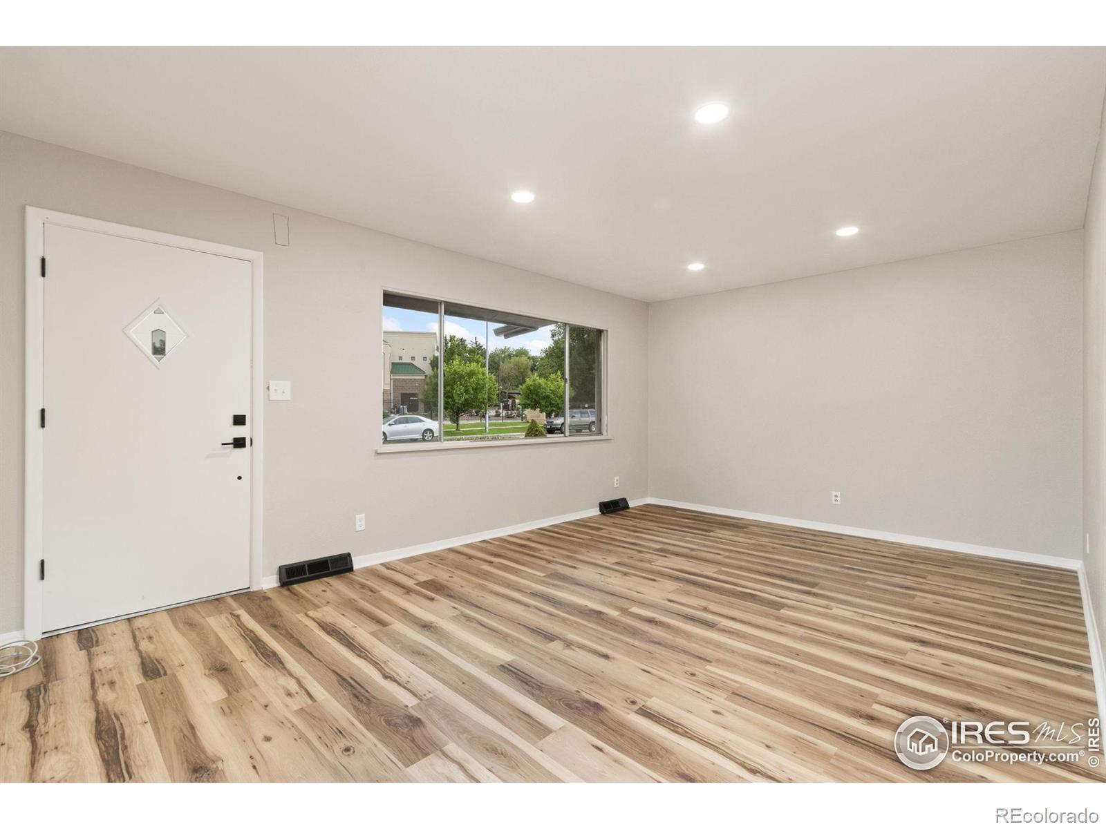 MLS Image #5 for 928 w lake street,fort collins, Colorado