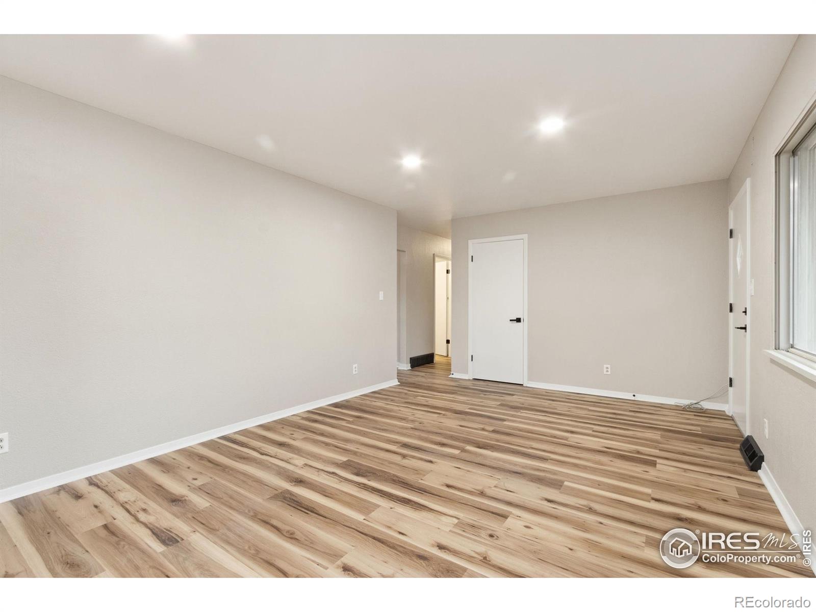 MLS Image #7 for 928 w lake street,fort collins, Colorado