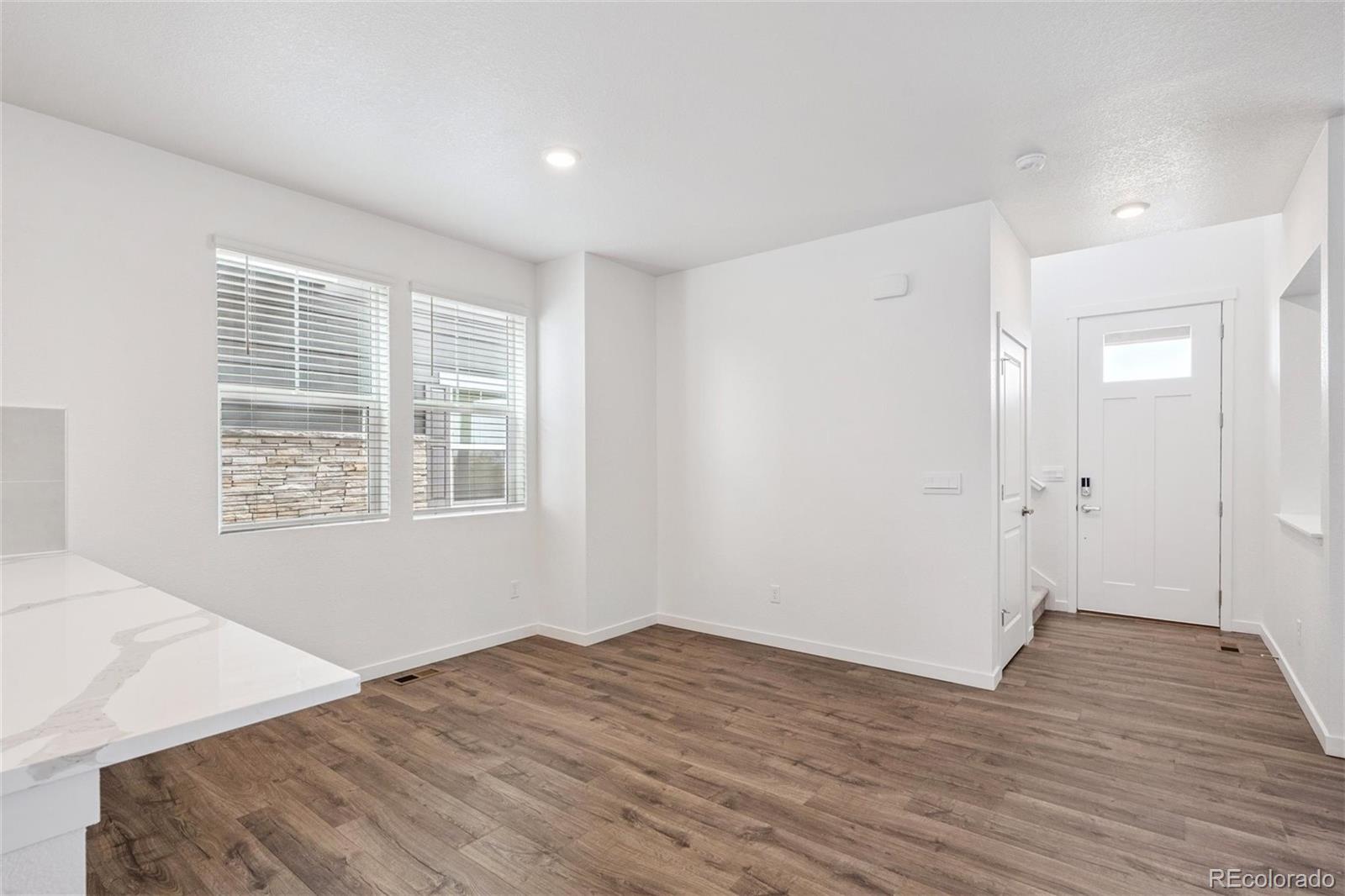 MLS Image #11 for 671 n tempe street,aurora, Colorado