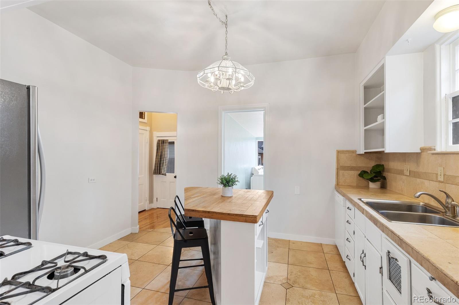 MLS Image #9 for 1909 w cucharras street,colorado springs, Colorado