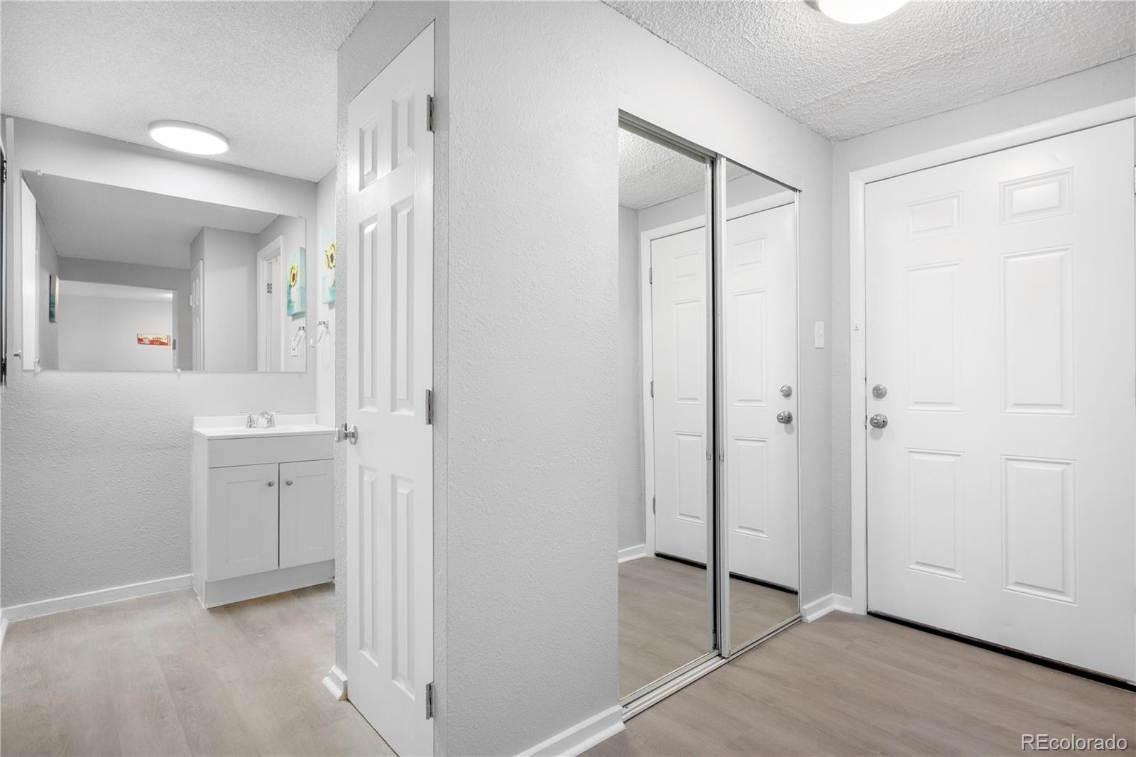 MLS Image #6 for 1306 s parker road,denver, Colorado