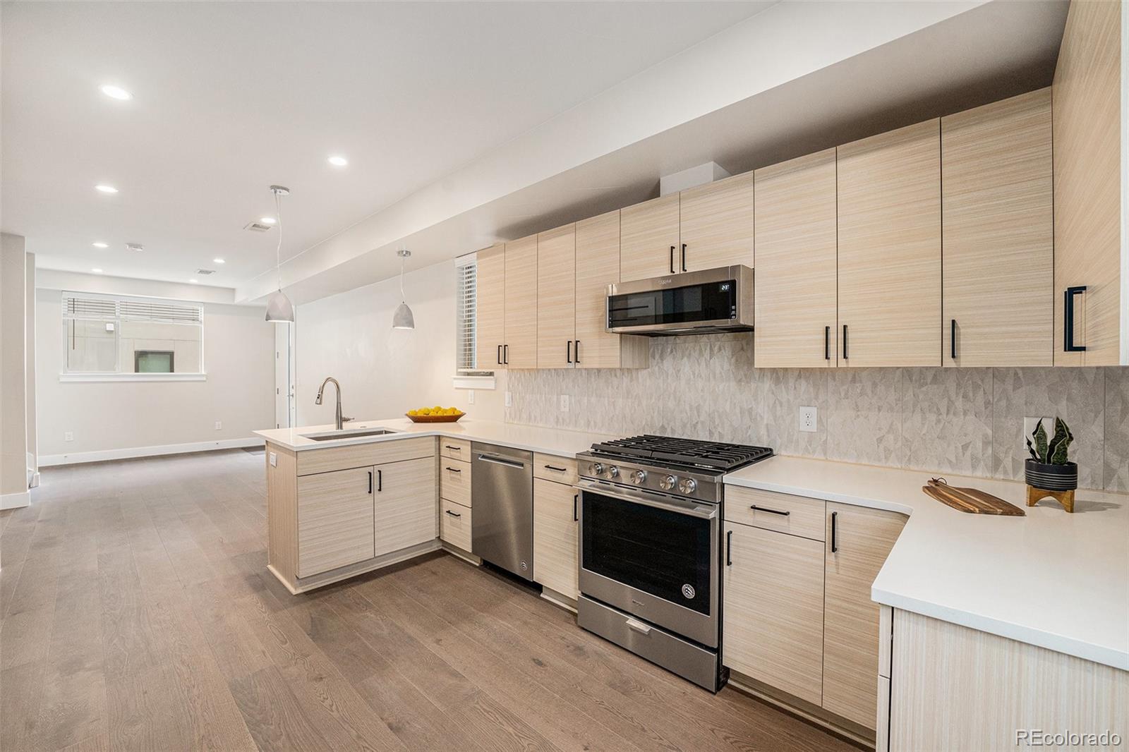MLS Image #4 for 409  harrison street,denver, Colorado