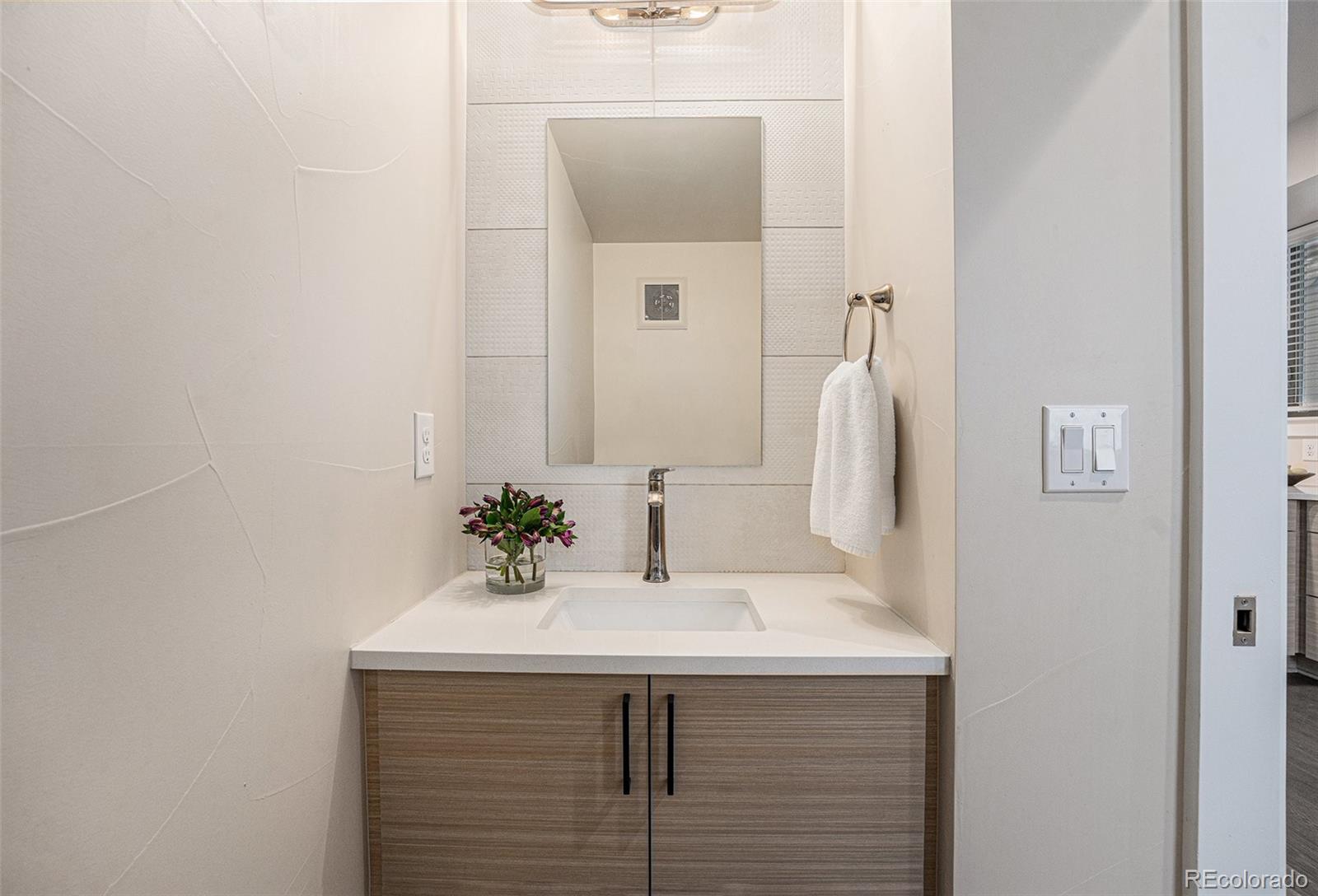 MLS Image #7 for 409  harrison street,denver, Colorado