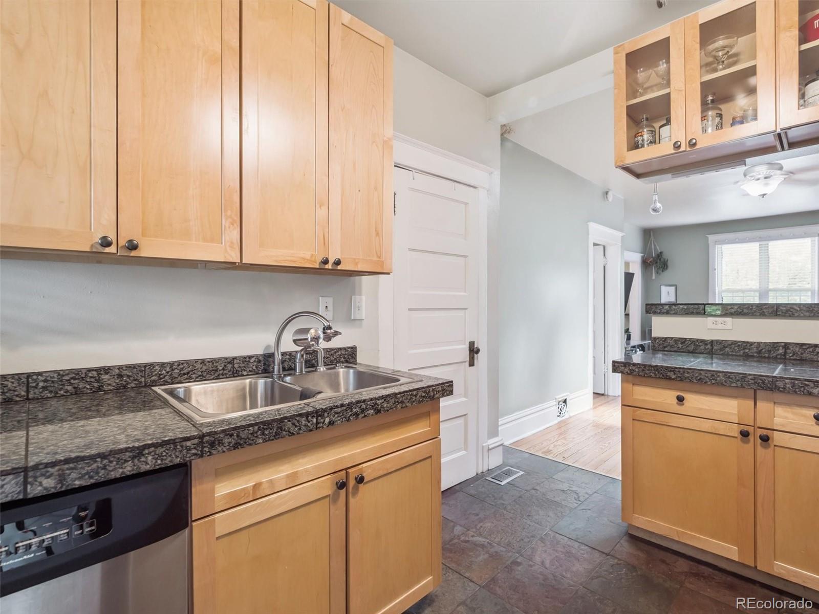 MLS Image #7 for 511 n washington street,denver, Colorado