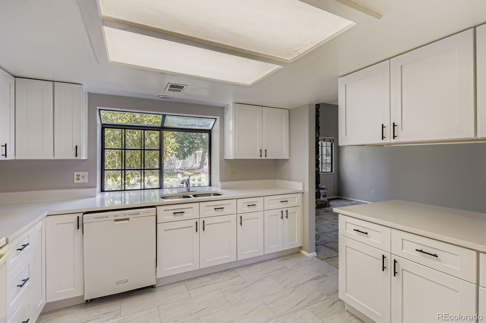 MLS Image #10 for 12440 e pacific circle,aurora, Colorado
