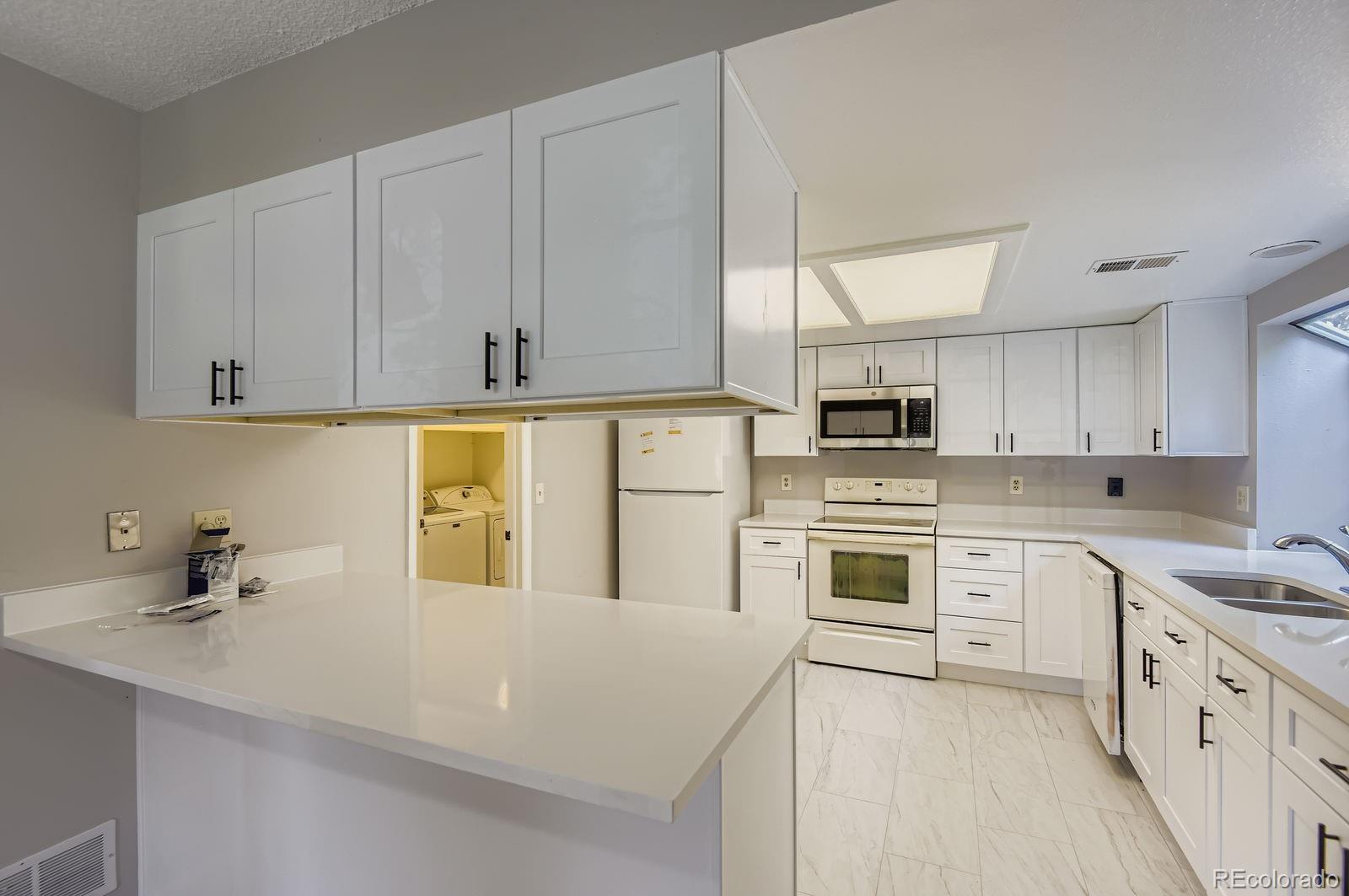 MLS Image #2 for 12440 e pacific circle,aurora, Colorado