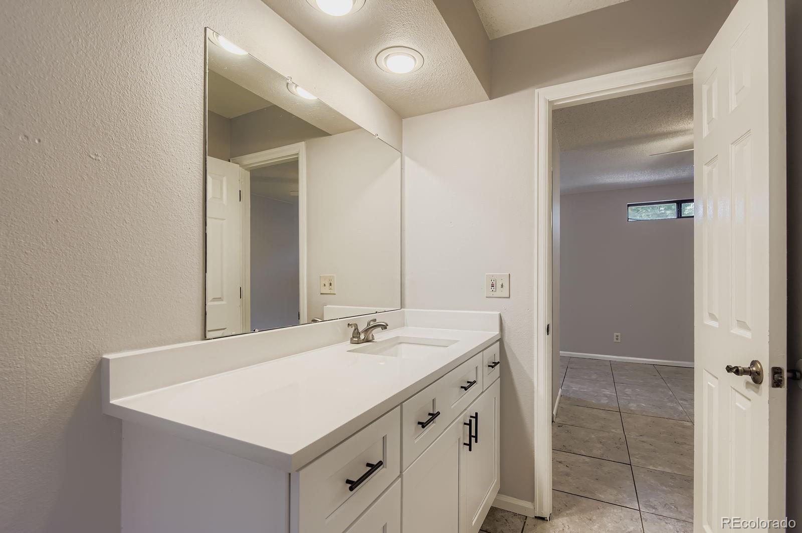 MLS Image #5 for 12440 e pacific circle,aurora, Colorado