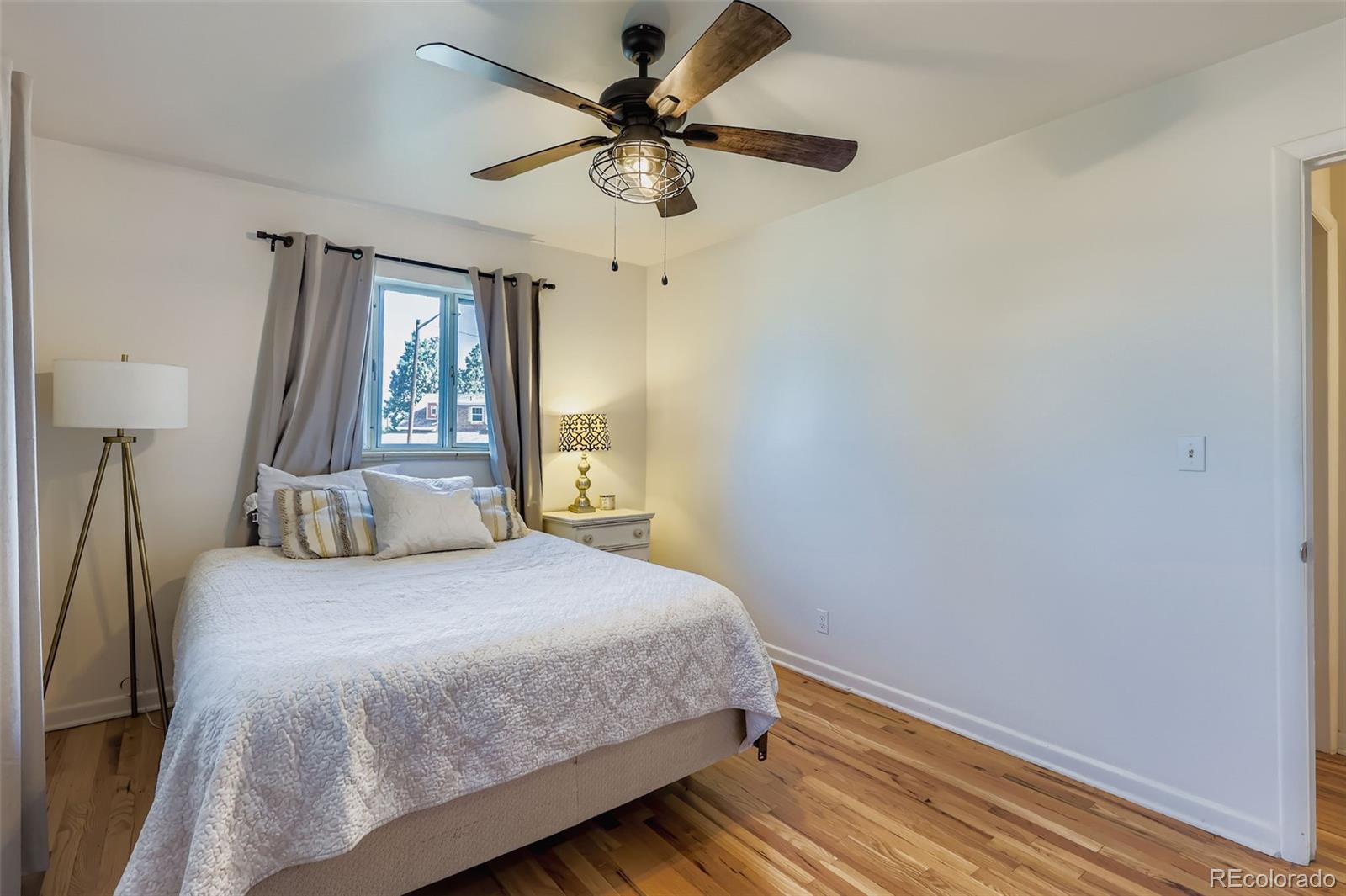 MLS Image #12 for 574  iola street,aurora, Colorado