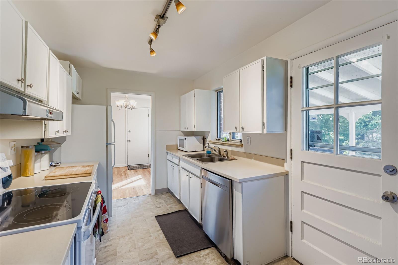 MLS Image #9 for 574  iola street,aurora, Colorado