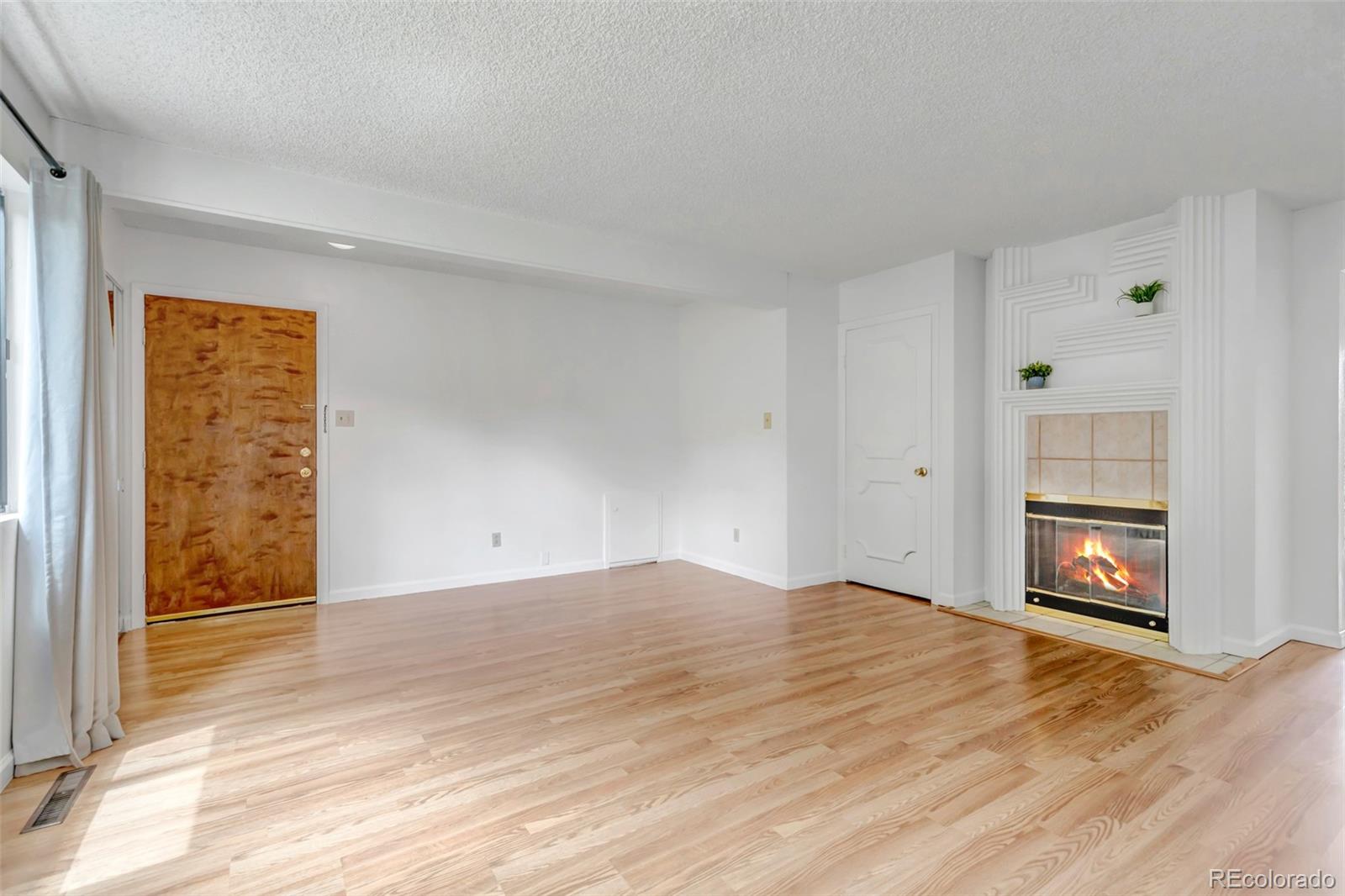 MLS Image #7 for 2963  mesa road,colorado springs, Colorado