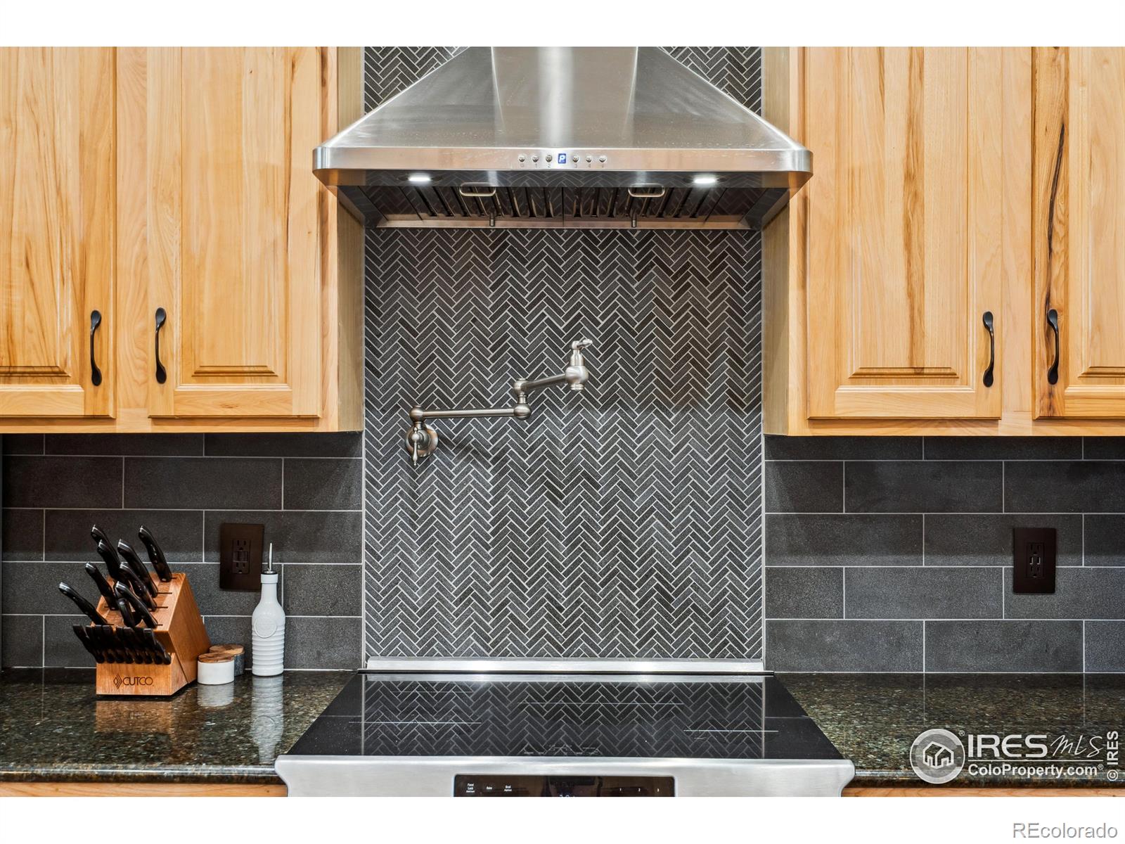 MLS Image #5 for 6332  woodland hill court,loveland, Colorado