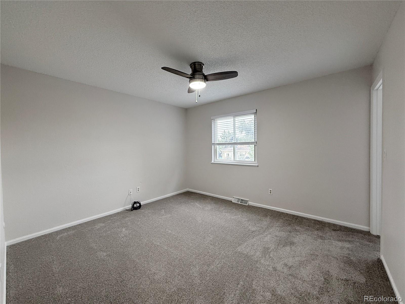 MLS Image #11 for 839 s leyden street,denver, Colorado