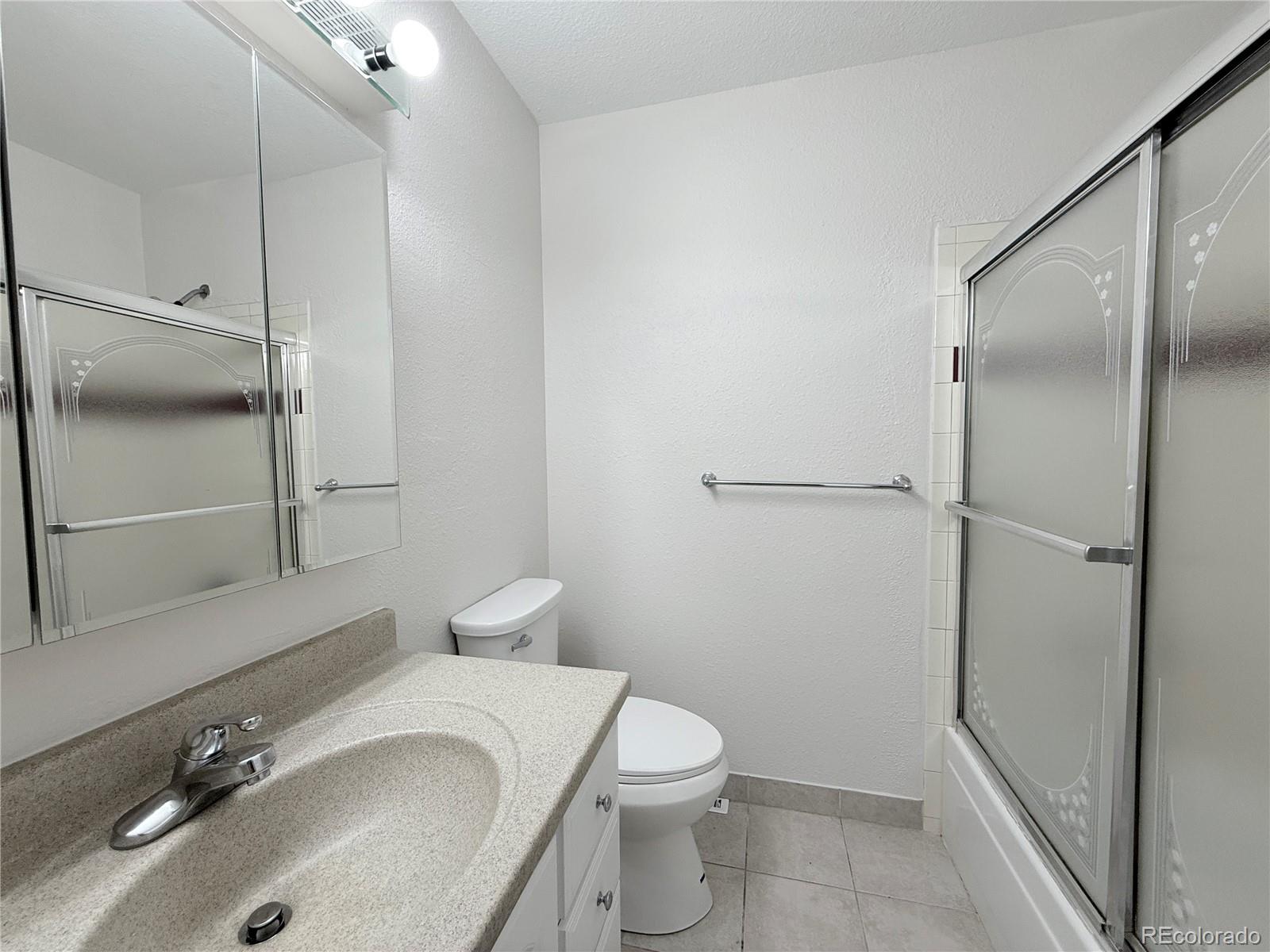 MLS Image #14 for 839 s leyden street,denver, Colorado