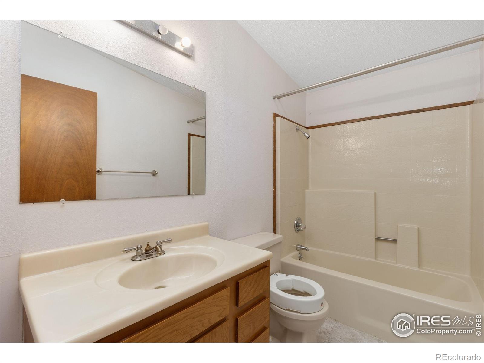MLS Image #16 for 902  fir avenue,fort lupton, Colorado