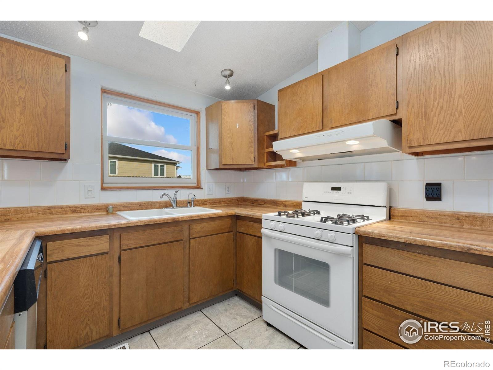 MLS Image #4 for 902  fir avenue,fort lupton, Colorado