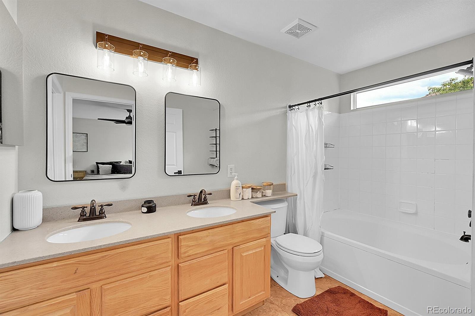 MLS Image #20 for 20106 e 41st place,denver, Colorado