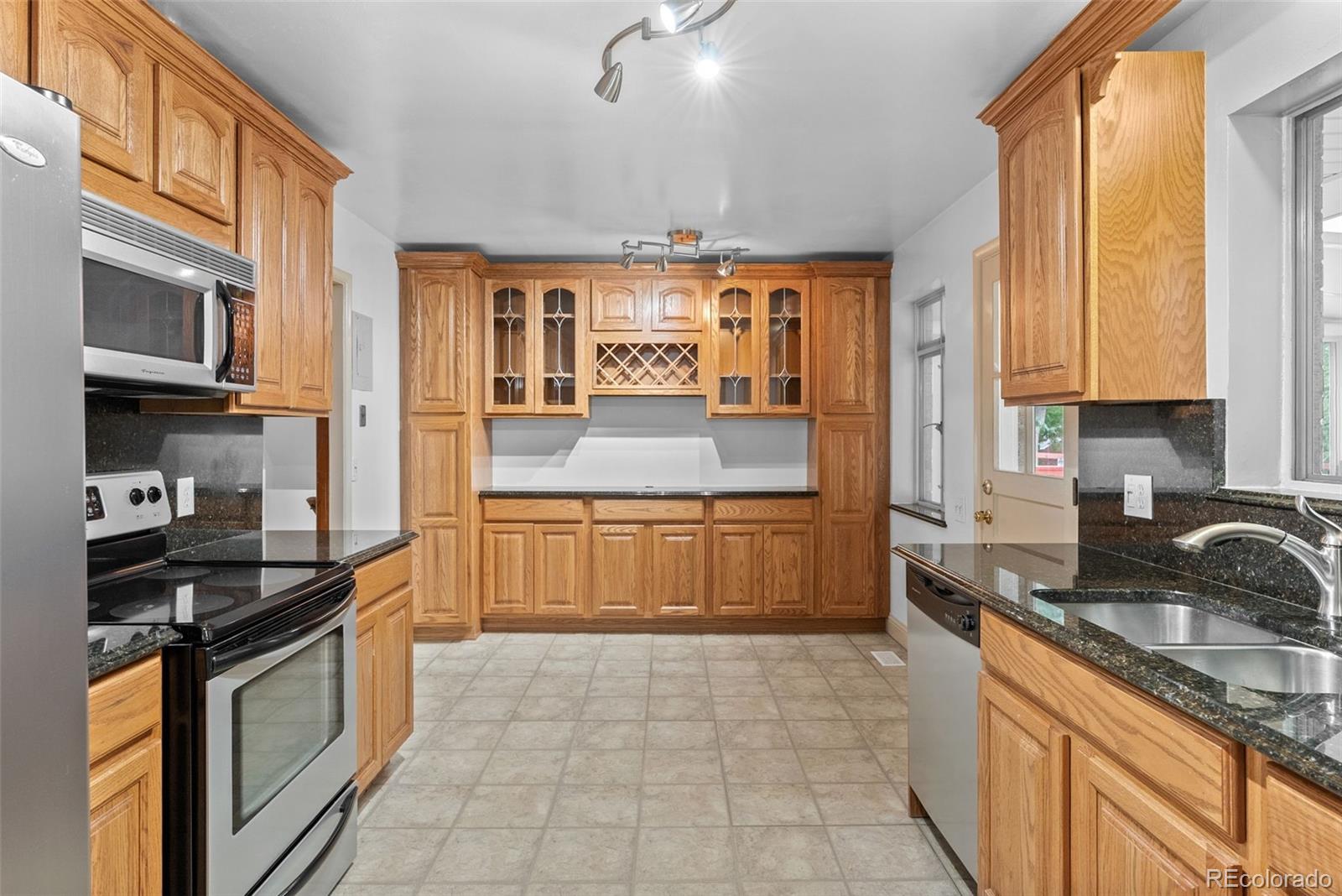 MLS Image #14 for 3085 s high street,denver, Colorado