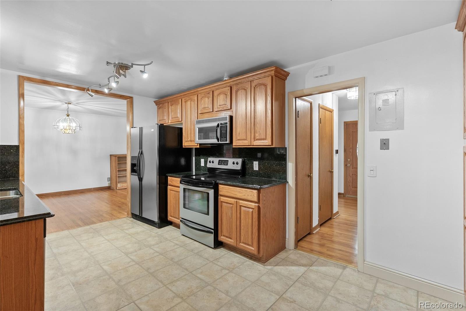 MLS Image #16 for 3085 s high street,denver, Colorado
