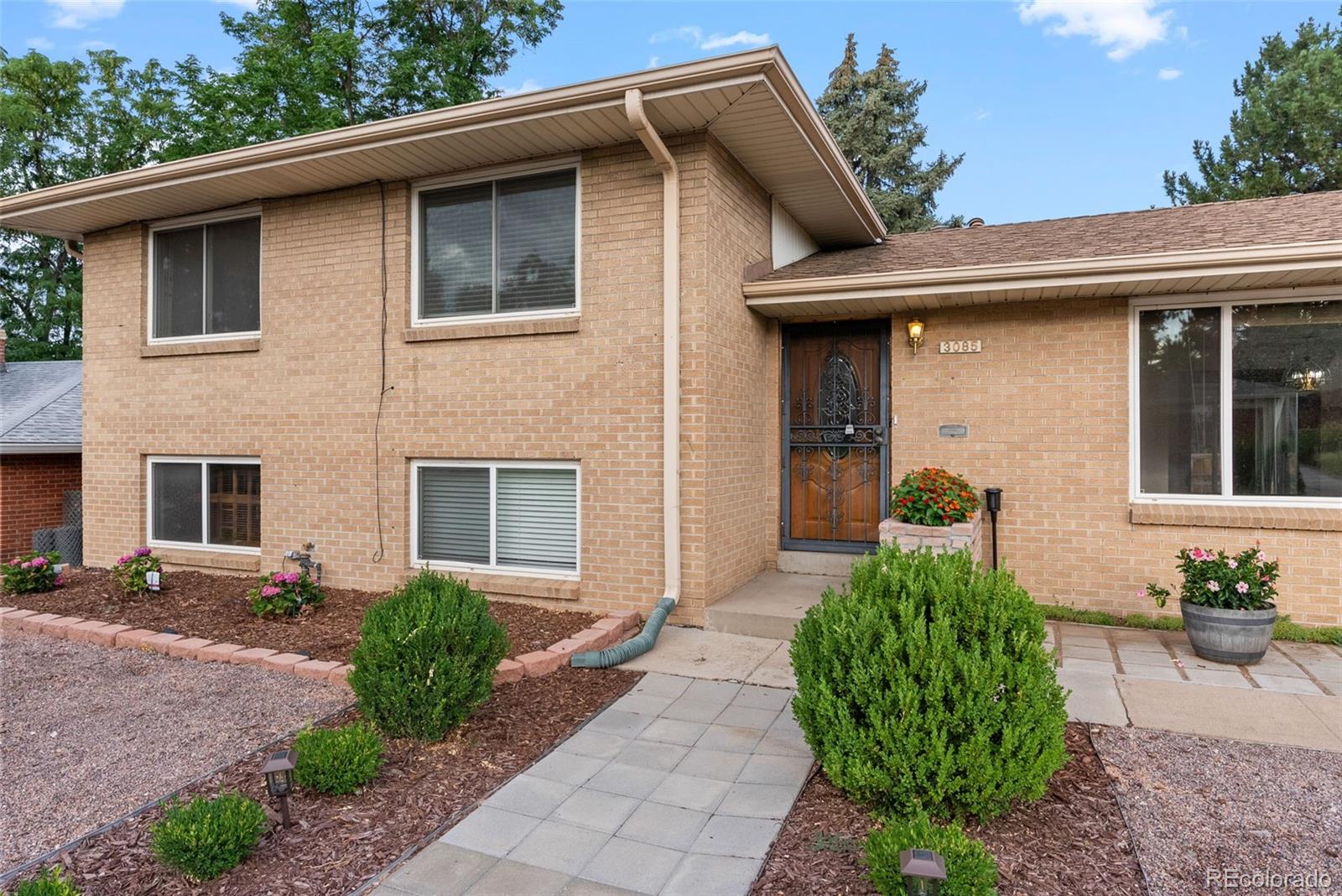MLS Image #4 for 3085 s high street,denver, Colorado