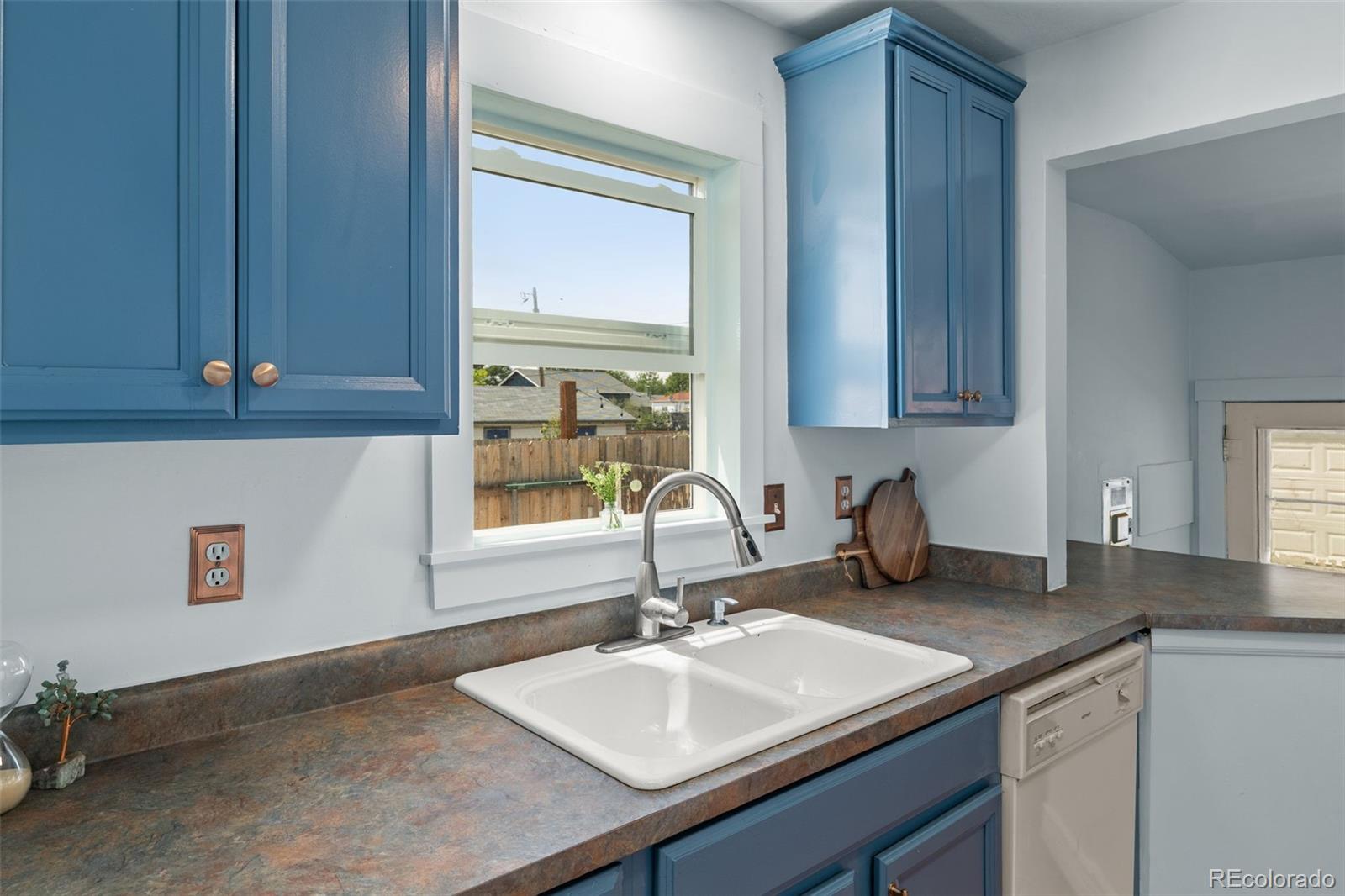 MLS Image #15 for 115 s dale court,denver, Colorado