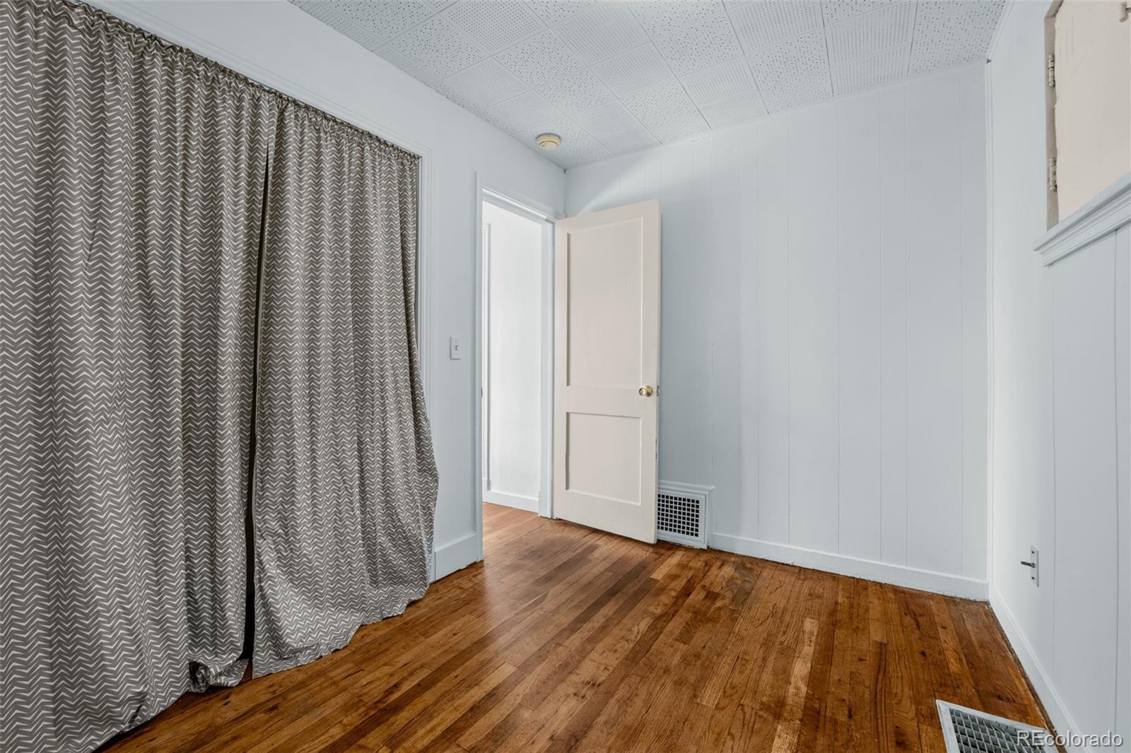 MLS Image #23 for 115 s dale court,denver, Colorado