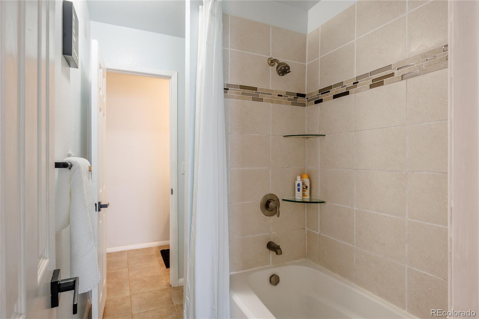 MLS Image #13 for 13196 e linvale place,aurora, Colorado