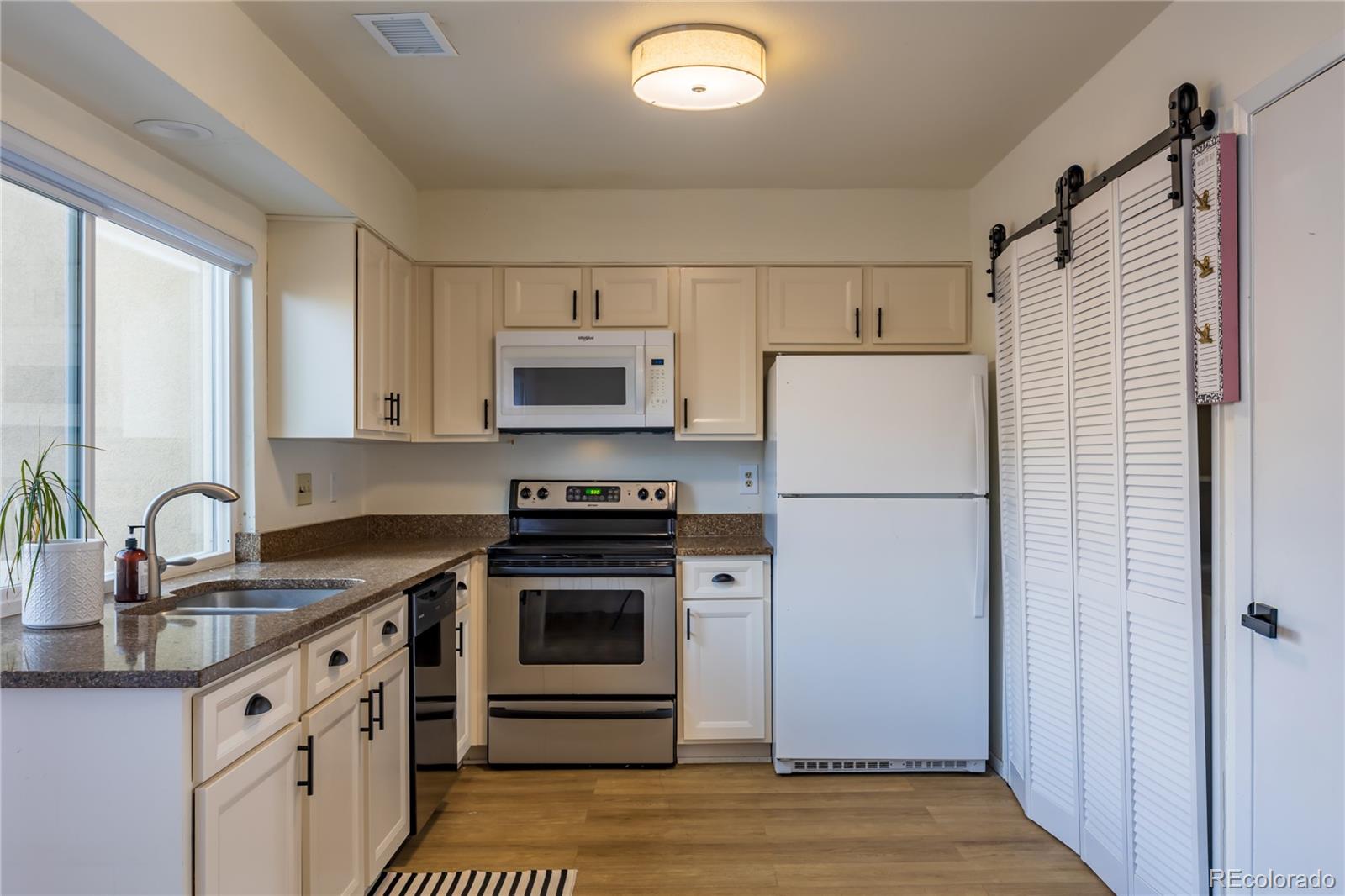 MLS Image #7 for 13196 e linvale place,aurora, Colorado