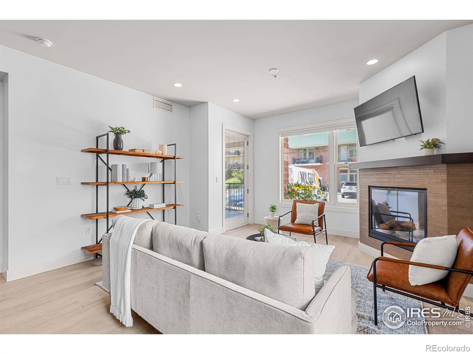 MLS Image #6 for 3401  arapahoe avenue,boulder, Colorado