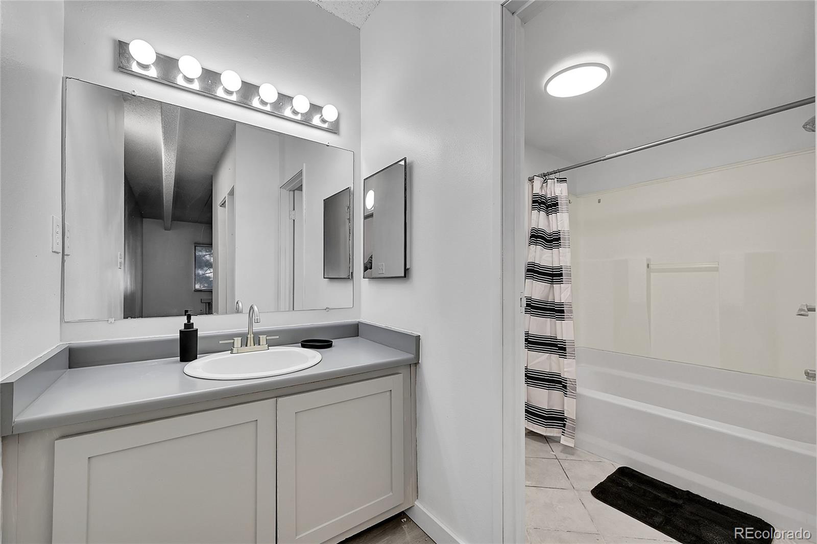 MLS Image #24 for 1011 s ironton street,aurora, Colorado