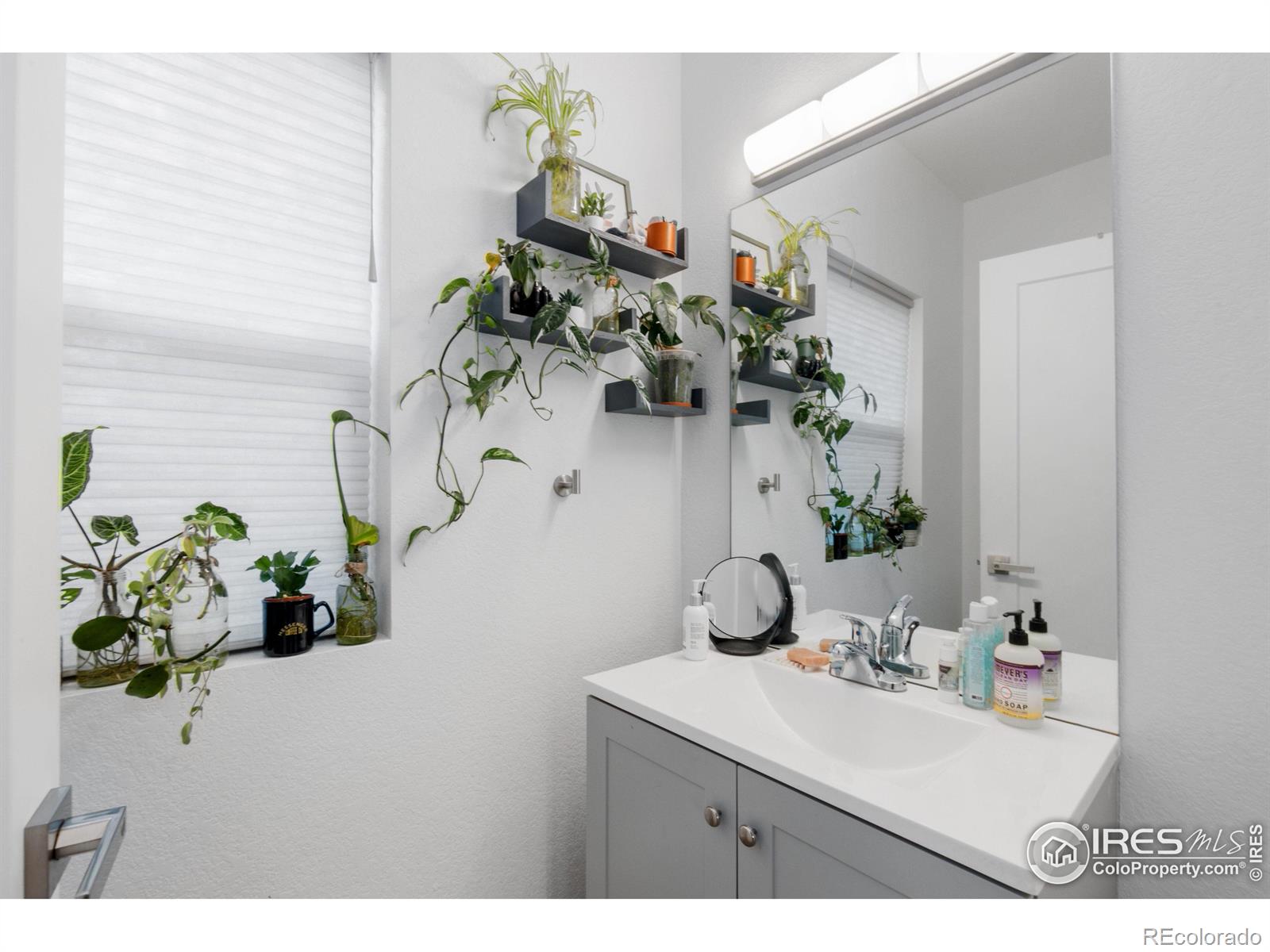 MLS Image #17 for 1400 w alaska place,denver, Colorado